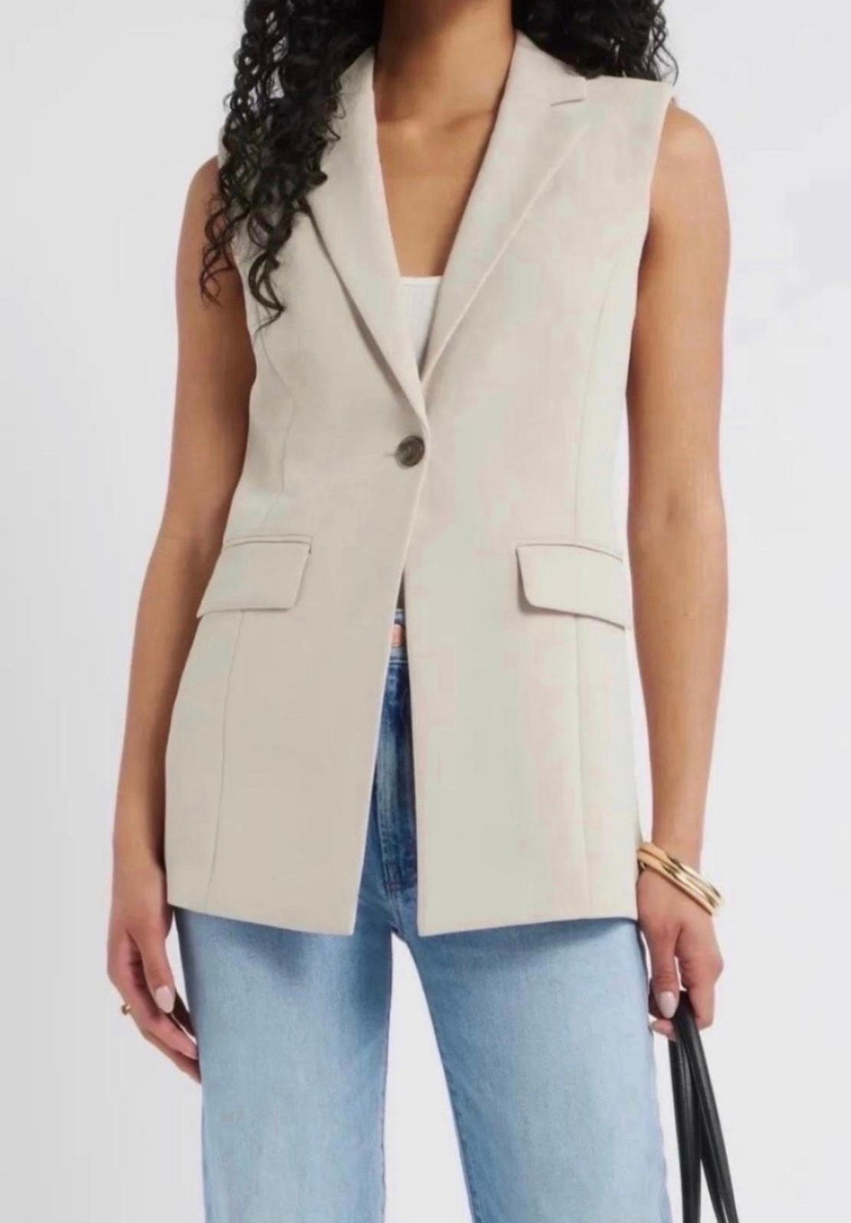 Vest top 
Jeans

#LTKSaleAlert