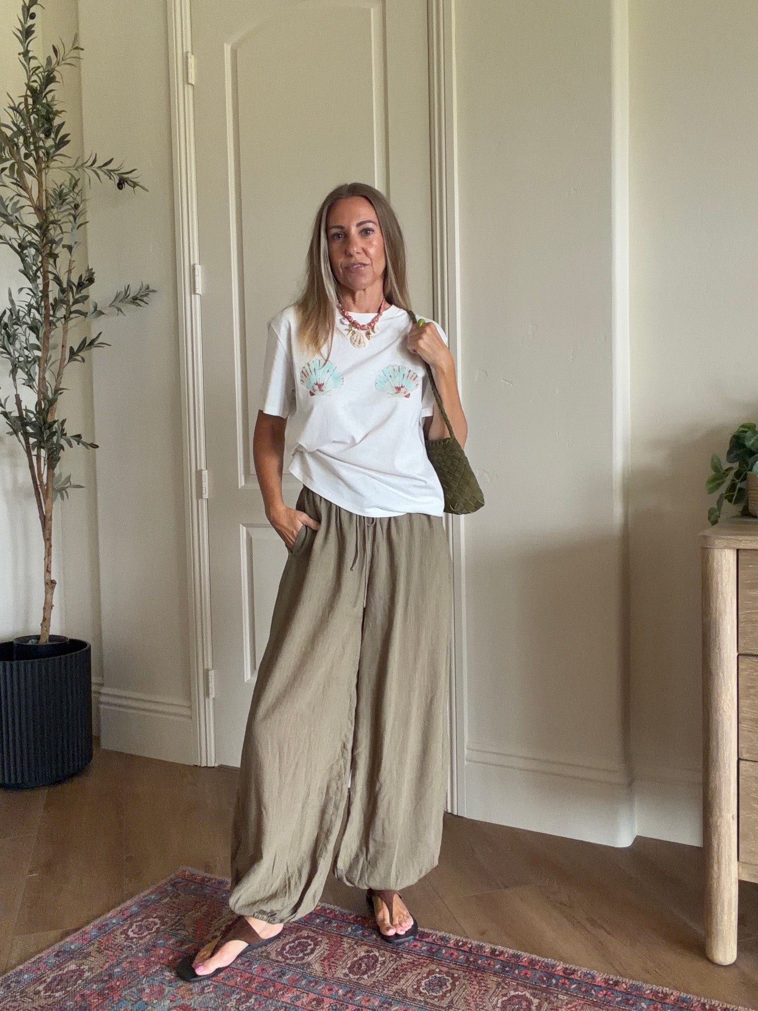 Todays outfit
T shirt size xs
Balloon pants size xxs
H&M outfit
Amazon accessories

#LTKootd #LTKSaleAlert #LTKgrwm
