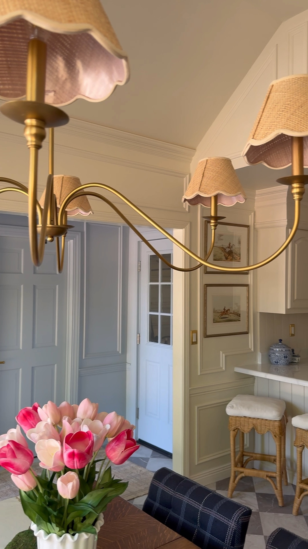 Serena and Lily dupe
Amazon chandelier 
Serena and lily shades
Curvy chandelier
Brass chandelierr

#LTKHome #LTKOver40