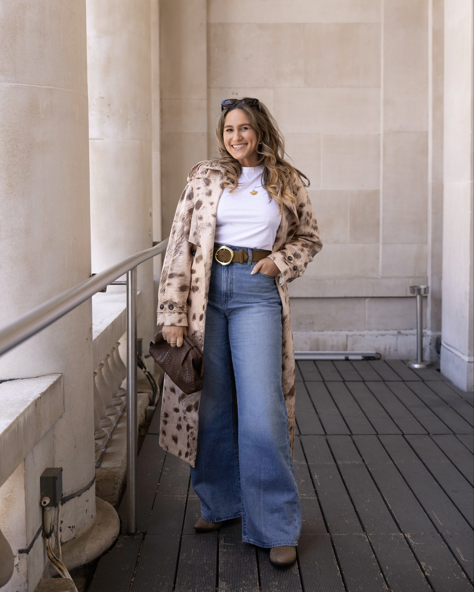My Amazon Outfit from the LTK Studio! 

Animal Print Coat Outfit, Wide Leg Jeans Style, White Tee And Jeans, Neutral Street Style Look, City Day Outfit, Woven Clutch Bag, Spring Layering Inspo, High Street Casual Chic

#LTKsummer #LTKuk #LTKspring