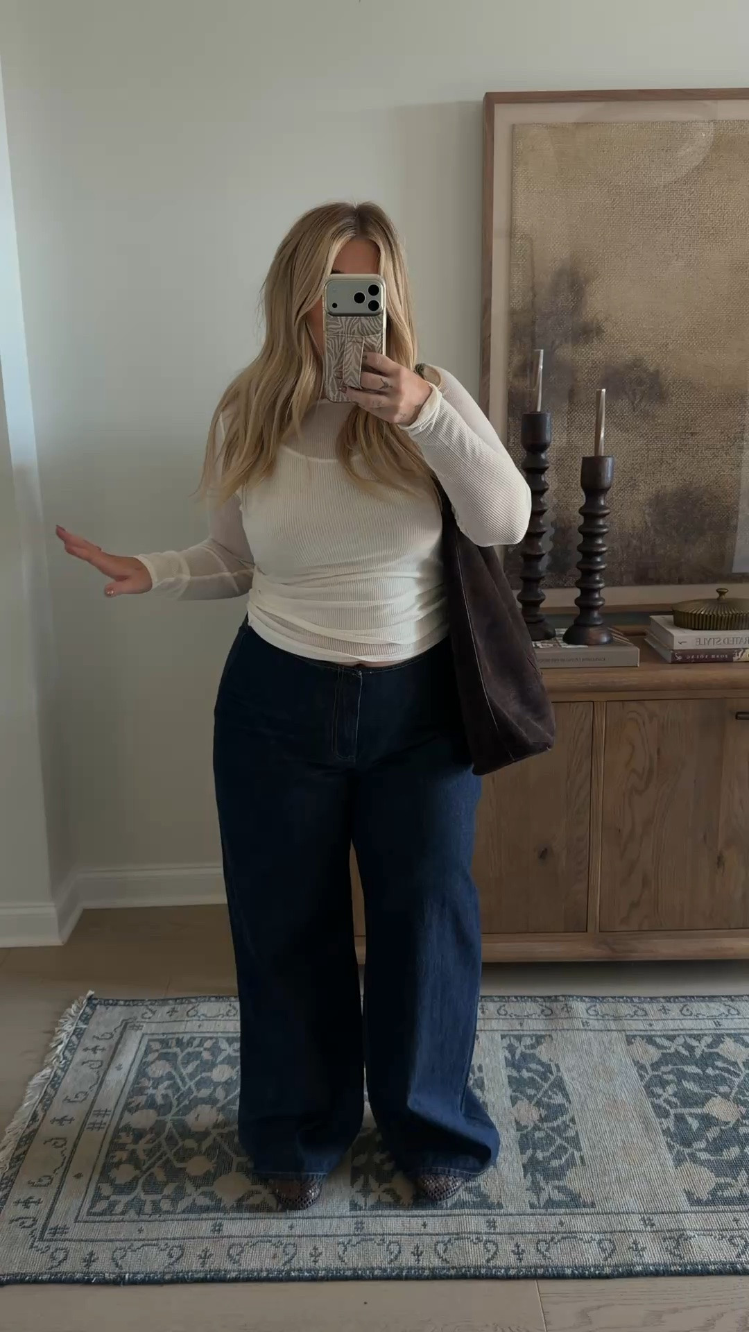 @abercrombie  #AbercromiePartner #ad this top!!! 😍😍

White long sleeve — medium (stretchy)
Brown knit sweater — large
Striped dress large (could do a medium very stretchy)
Blazer — XL
Dark bandless jeans — 32 curve love long
Medium wash jeans — 32 curve love long
Jacket — large
Tank —  medium
Trench coat — large