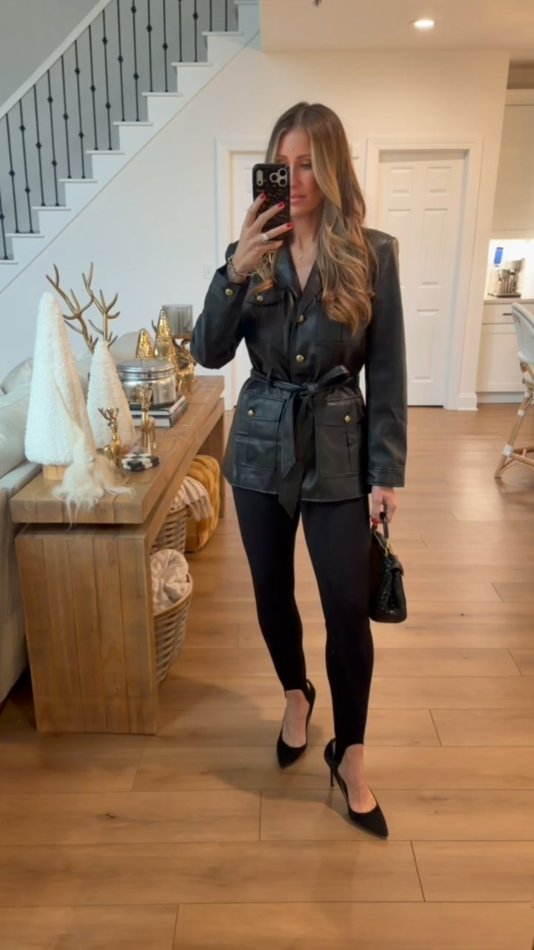 Winter date night outfit, stirrup leggings, faux leather jacket, Amazon handbag, themominstylee

#LTKootd #LTKSeasonal #LTKFindsUnder100