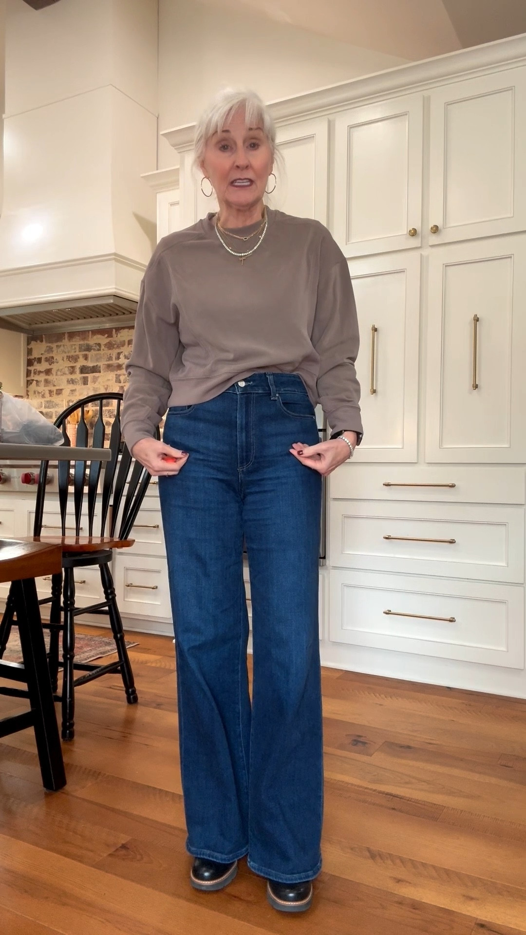 These Paige jeans and Athleta sweatshirt are perfect to run errands and cook on this cold drizzly day  

#LTKActive #LTKdayinmylife