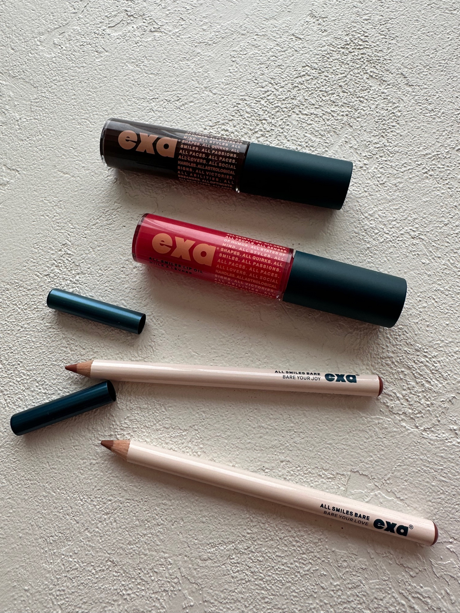 My clean beauty favorites! I love Exa for lip products. My shades:

lipgloss: Seeker & Optimist
lipliners: Bare Your Love & Bare Your Joy

Clean beauty | makeup | lipstick 

#LTKFind #LTKSeasonal #LTKbeauty