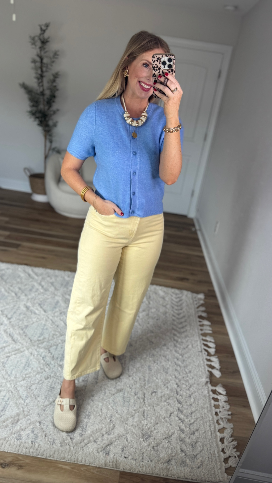 This outfit is 40% off today only!!

#LTKSaleAlert #LTKmomlife #LTKootd