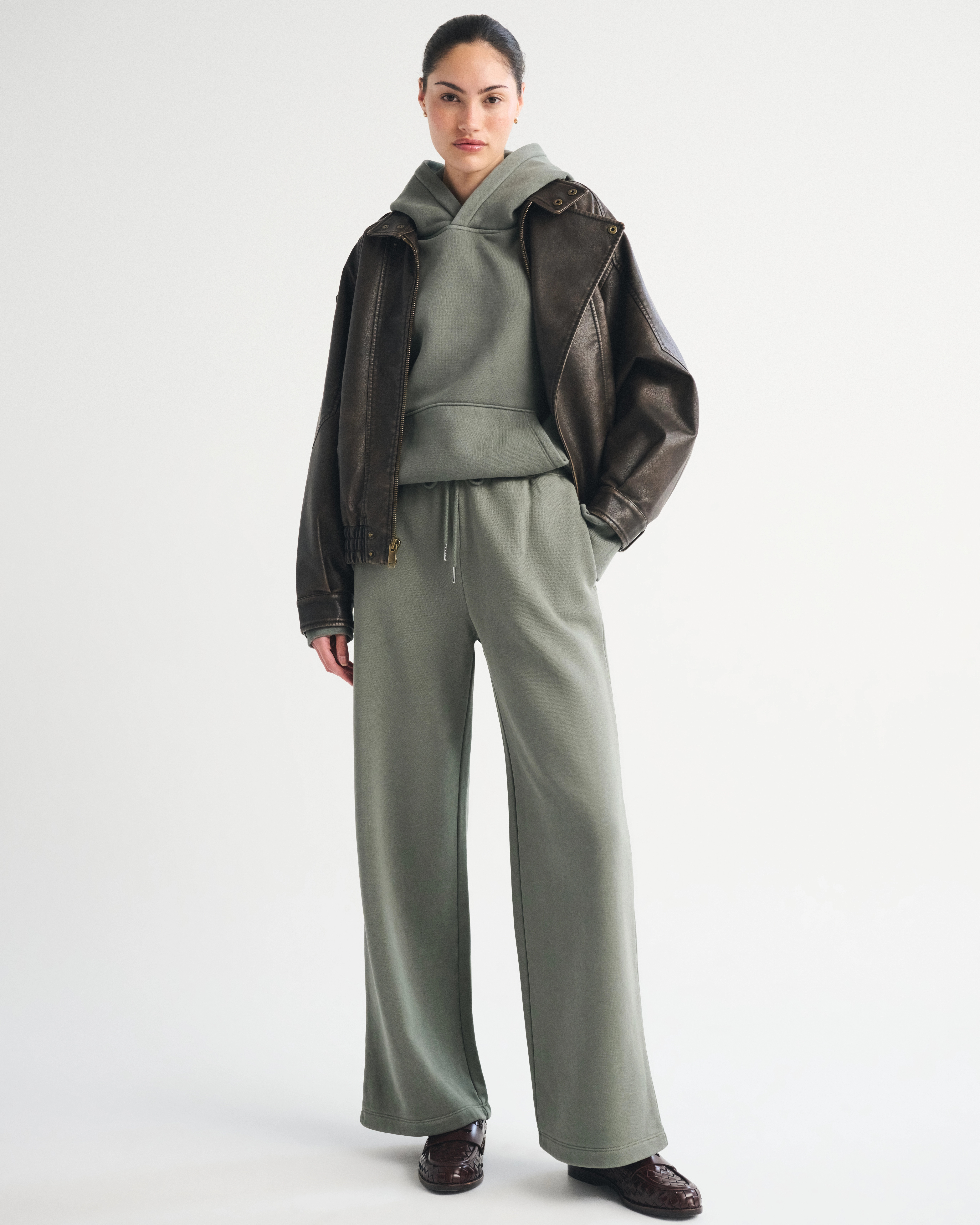 Sunday High Rise Wide Leg Sweatpant | Abercrombie & Fitch (US)