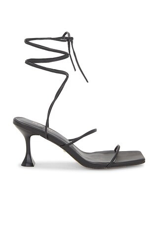 Favorito Roo Heel in Black

              
    
        
        
            Favorite Button | Revolve Clothing (Global)