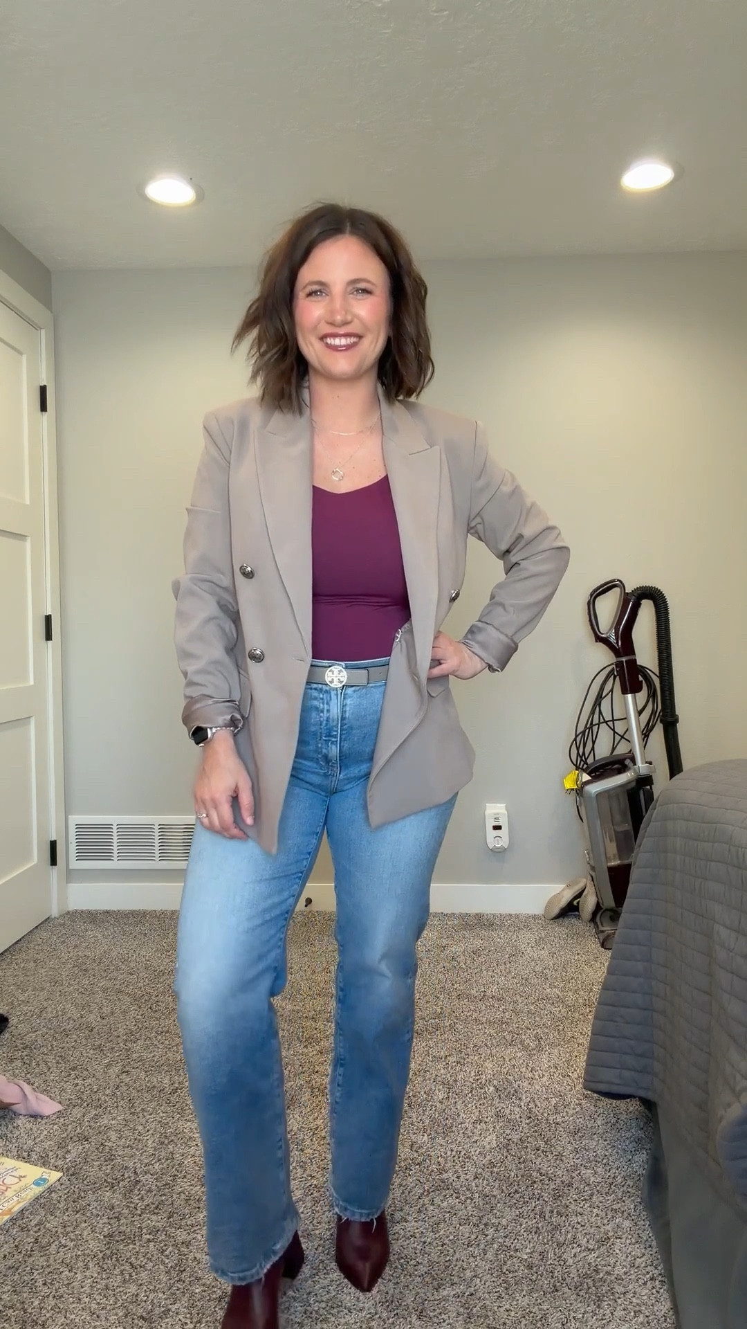 A little date night fit! 
I love this blazer I did an Xsmall it's oversized! These ag jeans are my favorite and the perfect length for me! 