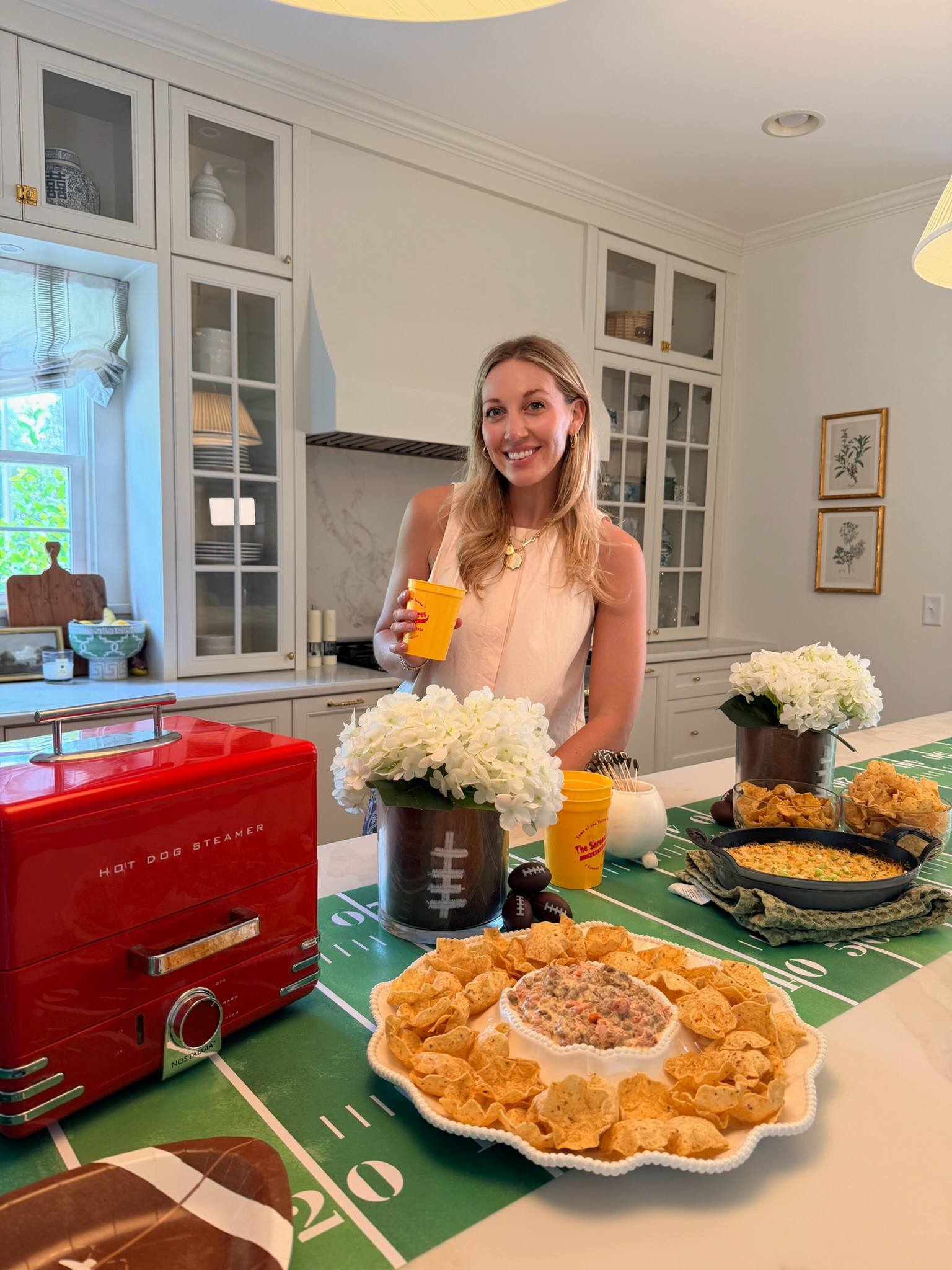 Tailgating with friends never looked so good! Check out this adorable setup for game day!

#GameDay #Tailgate #Amazon #TheSouthernSource 

 #LTKdayinmylife #LTKstorytime #LTKSeasonal