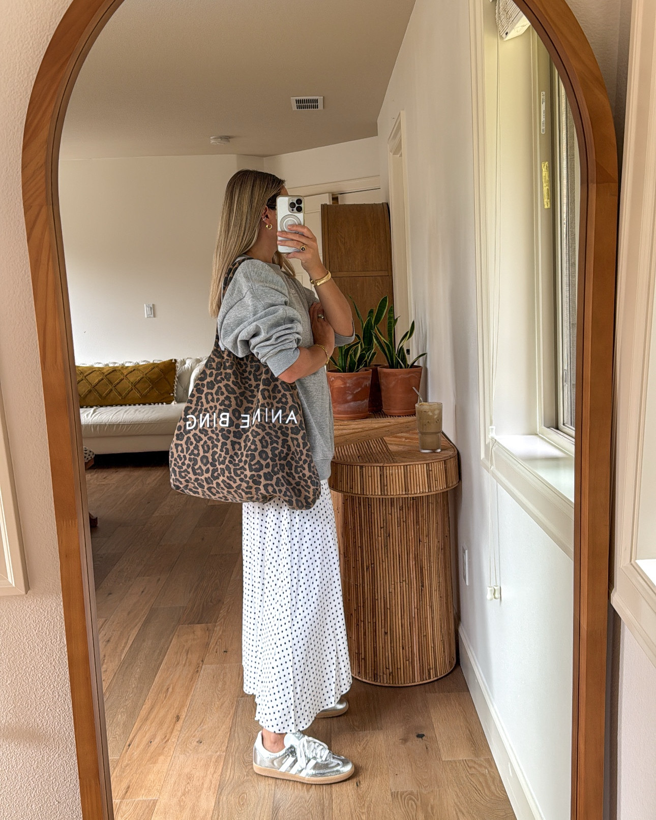Oversized Outfit Idea

Sweatshirt + Midi Skirt + Fun Silver Sneakers + Animal Print Tote



#LTKOver40 #LTKShoeCrush #LTKStyleTip