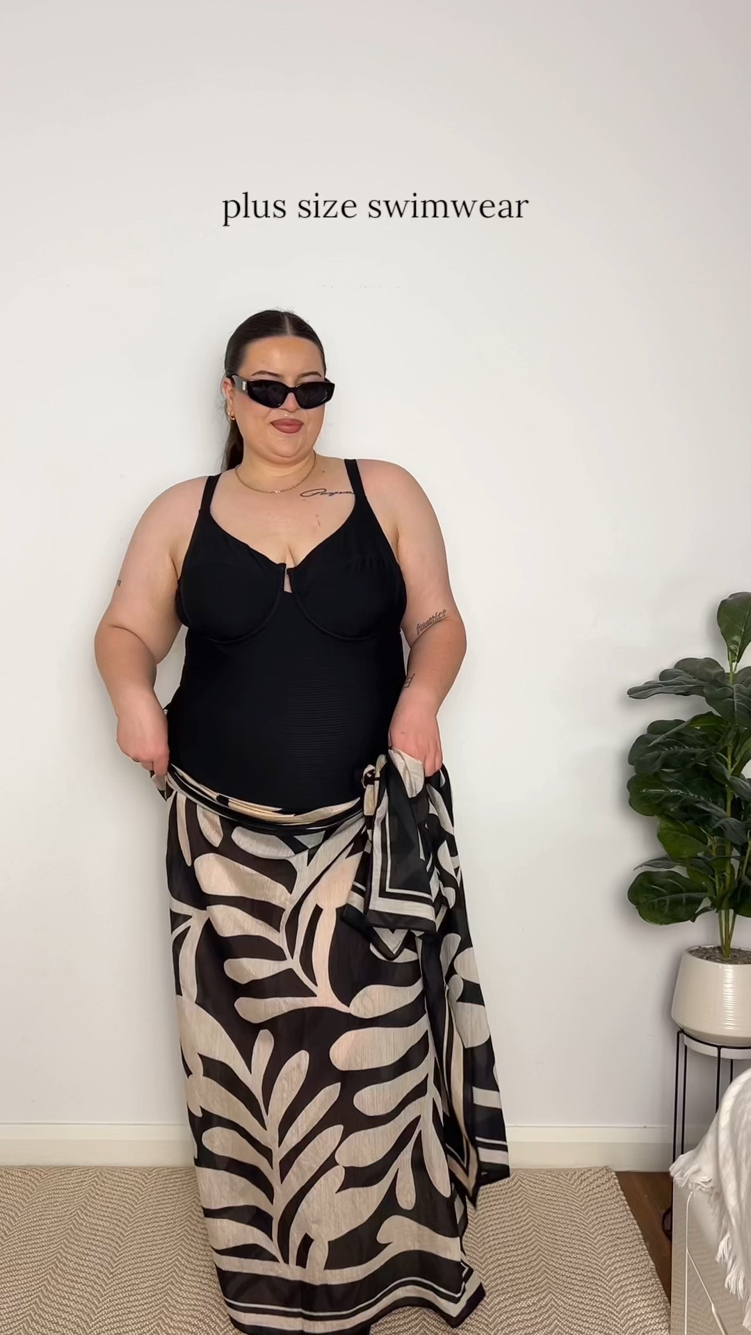 Swimsuit sizing: I’m wearing a 20/L
Sarong sizing: I’m wearing a L-XL