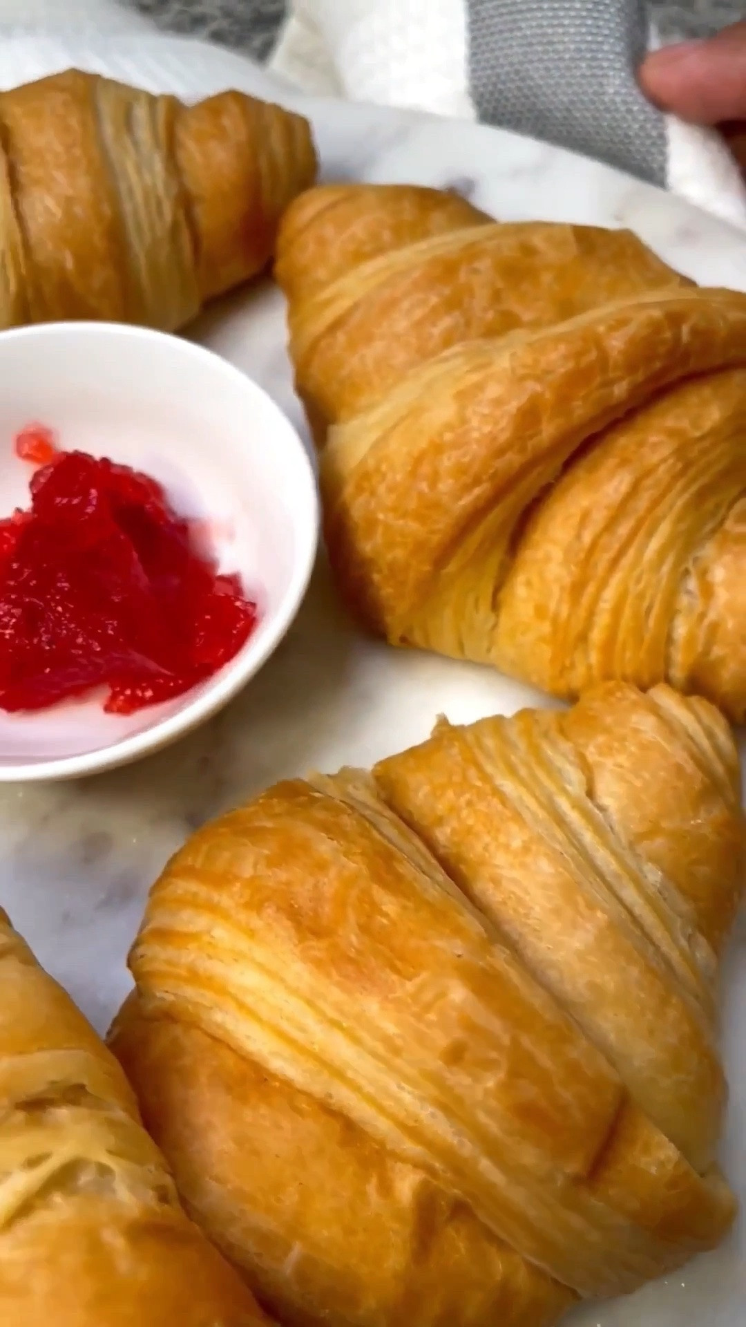 Secretsofyve: Do you know you can order fresh croissants 🥐 @williamssonoma ? 
#Secretsofyve #ltkgiftguide
Always humbled & thankful to have you here..
CEO: PATESI Global & PATESIfoundation.org
 @secretsofyve : where beautiful meets practical, comfy meets style, affordable meets glam with a splash of splurge every now and then. I do LOVE a good sale and combining codes! #ltksalealert #ltku #ltkplussize #ltkmidsize #ltkover40 #ltkpetite #ltktall #ltkvlog #ltkfoodie  #ltkstorytime #ltkmorningroutine
#ltkdayinmylife #ltkmomlife secretsofyve

#LTKSeasonal #LTKHome #LTKWedding