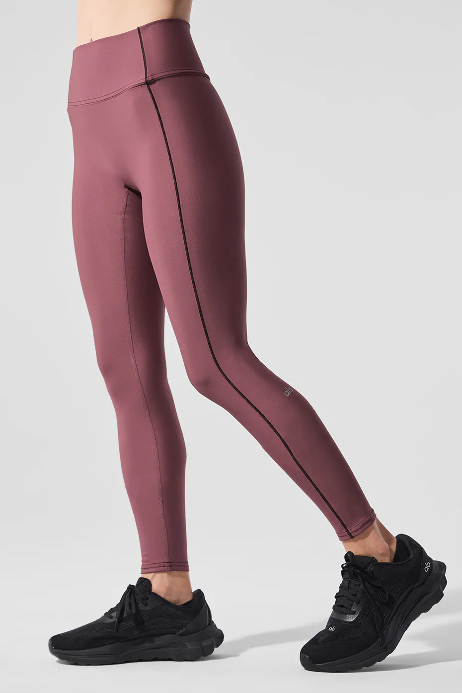 ALO | Airlift High-Waist Redefine Legging in Burgundy Truffle/Black, Size: 2XS | Alo Yoga (US)