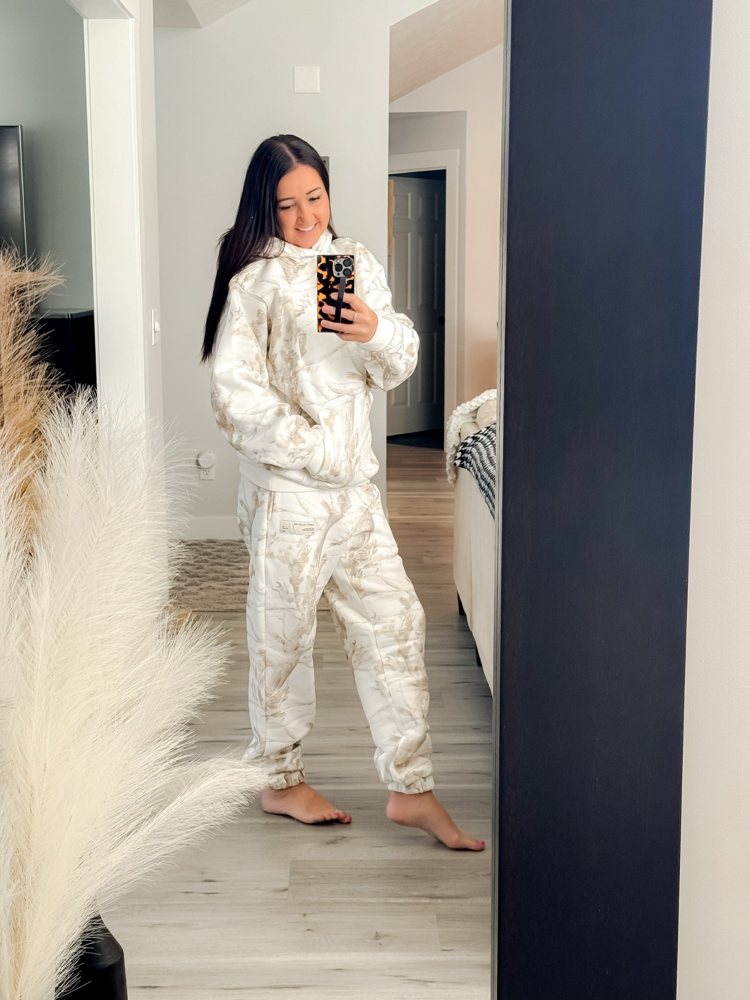 Weekend uniform unlocked. 
Cozy, neutral, and effortlessly stylish in this Limited Edition White Oak Comfrt Collection set.
I got a Small in both top and bottom.

Comfrt Collection • Elevated Lounge • Neutral Style • Athleisure Style • Capsule Wardrobe • Weekend Vibes • Everyday Uniform • Camo Lounge Set • Comfrt • Womens Lounge • Lounge Set • White Oak Lounge Set • Travel Outfitt

#LTKActive #LTKTravel #LTKStyleTip