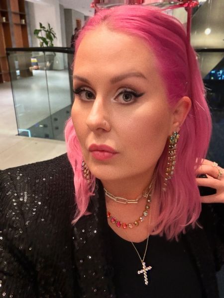 MAC Cosmetics party in Bel Air. 

#jewelry
#earrings
#necklace
#party 
#pinkaesthetic
#pinkhair
#maccosmetics 

#LTKOver40 #LTKParties #LTKStyleTip