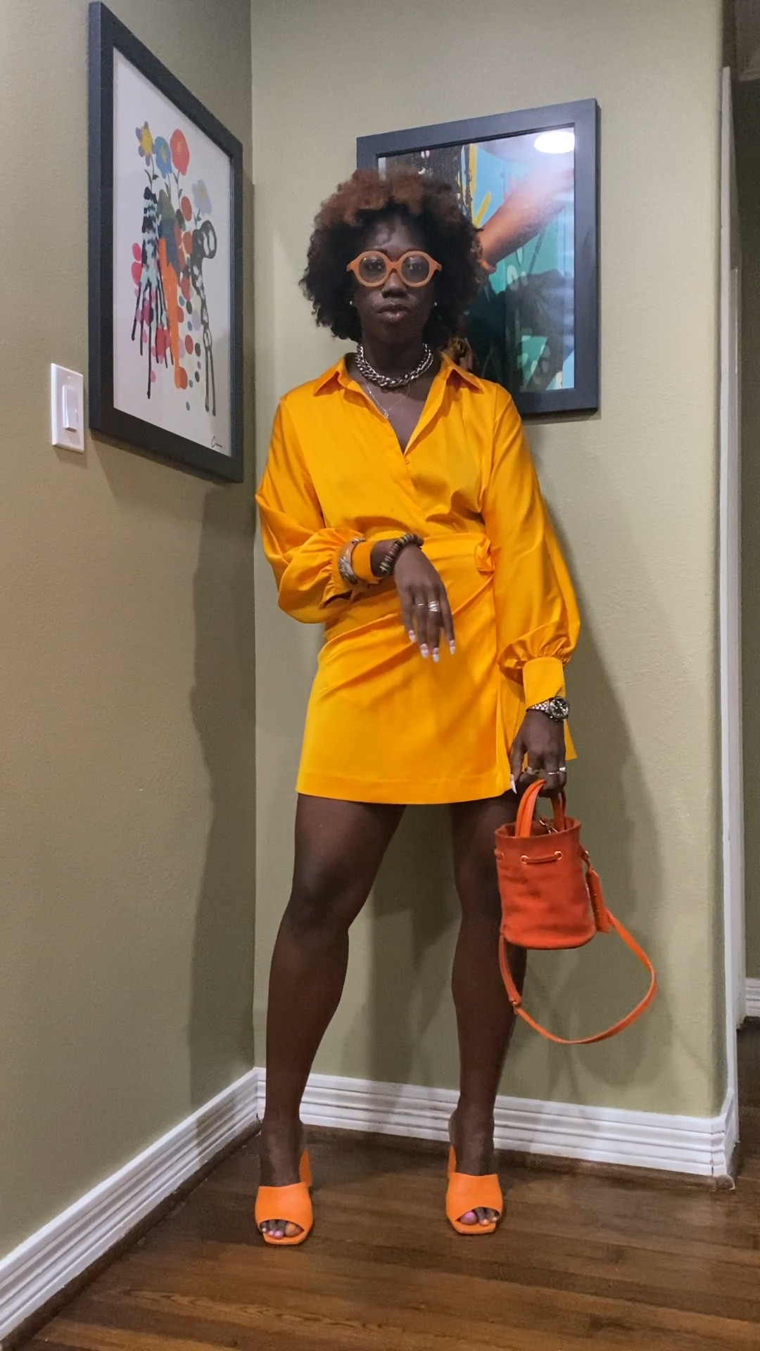 I‘ve long loved color blocking, but I’ve been gravitating towards monochromatic looks lately, so I draped myself in orange for dinner with the girls last night.

If you want to get into wearing more color, but feel like you don’t know how to pair different colors, go all in on one color! 🧡


#LTKSeasonal #LTKstyletip