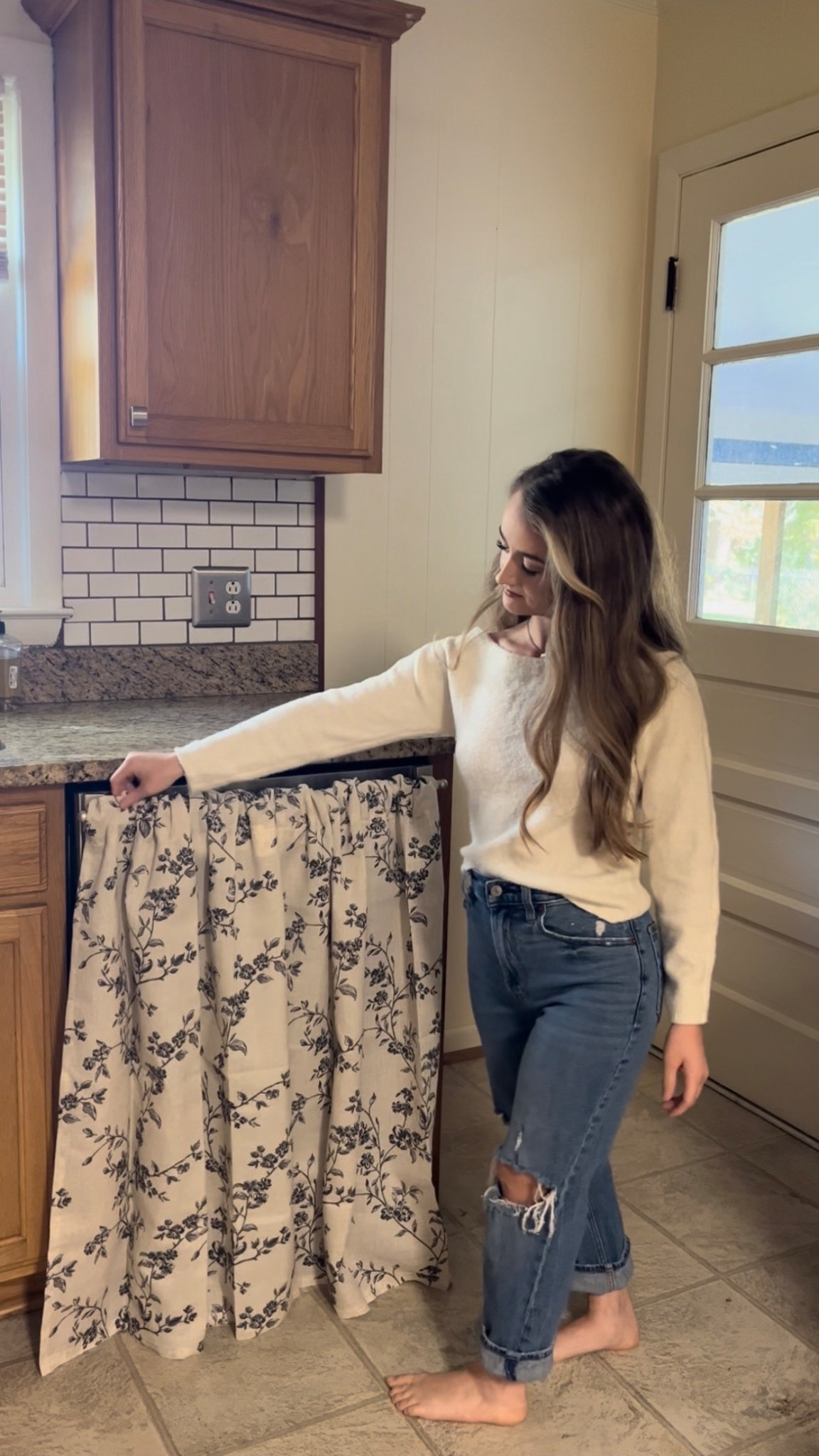 This magnetic curtain rod & cafe curtain decor hack made my kitchen feel so cozy!!

I love the print of these curtains so much. They’re so me and the pattern is similar to my MC teapot. 🤍

#LTKHome #LTKStyleTip #LTKFindsUnder50