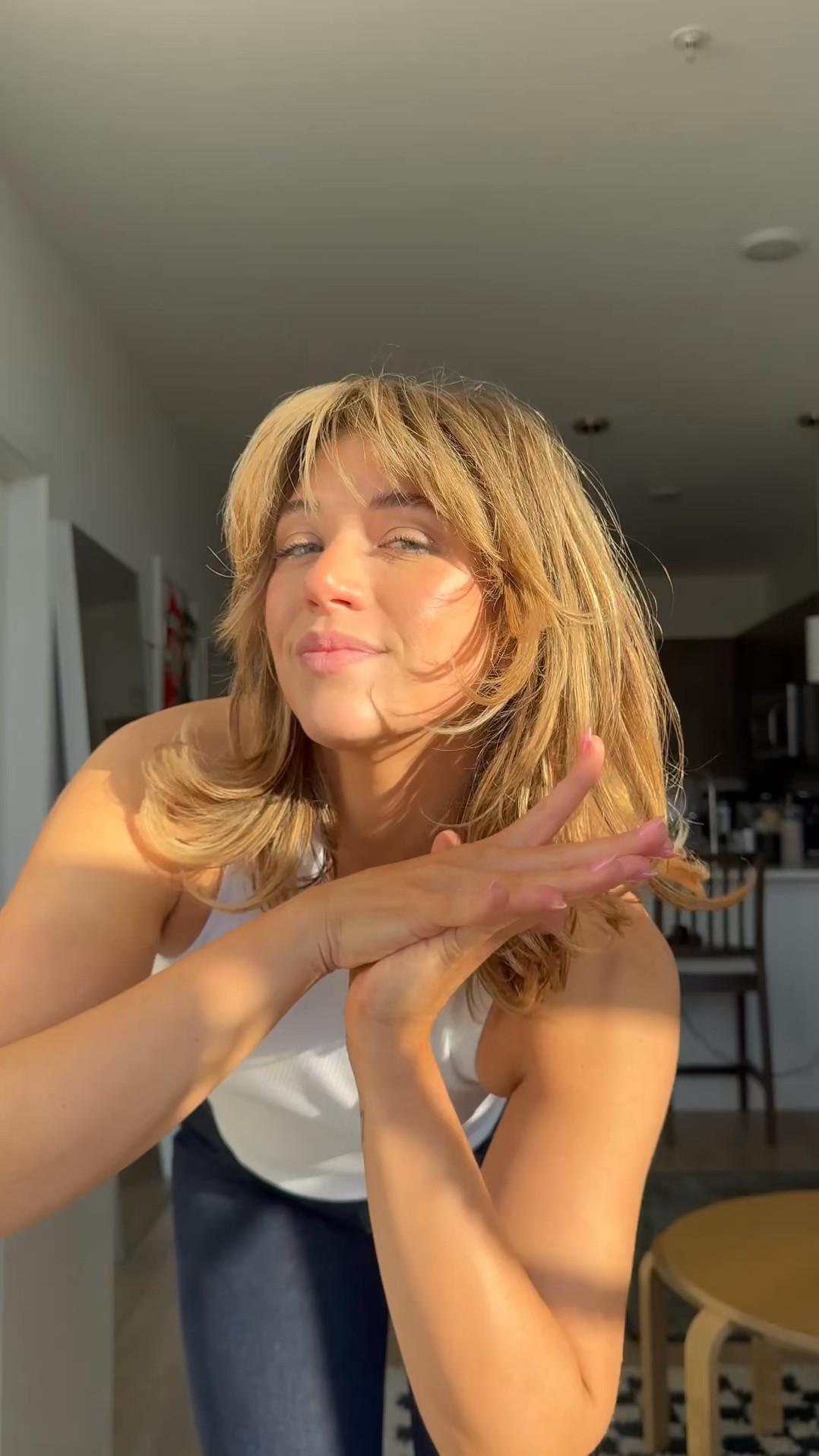 	1.	OA240830086 - size M - blue coat
	2.	OA241116008 - OS - red red 
	3.	OA240730037 - size L - apricot set
	4.	OA240810008- size M - dark brown set 
	5.	OA240912052 - size M - black coat
	6.	OA240709113 - OS - black bag
	7.	OA240929070 - size L - pink dress
	8.	OA231214058 - size M - black jacket
