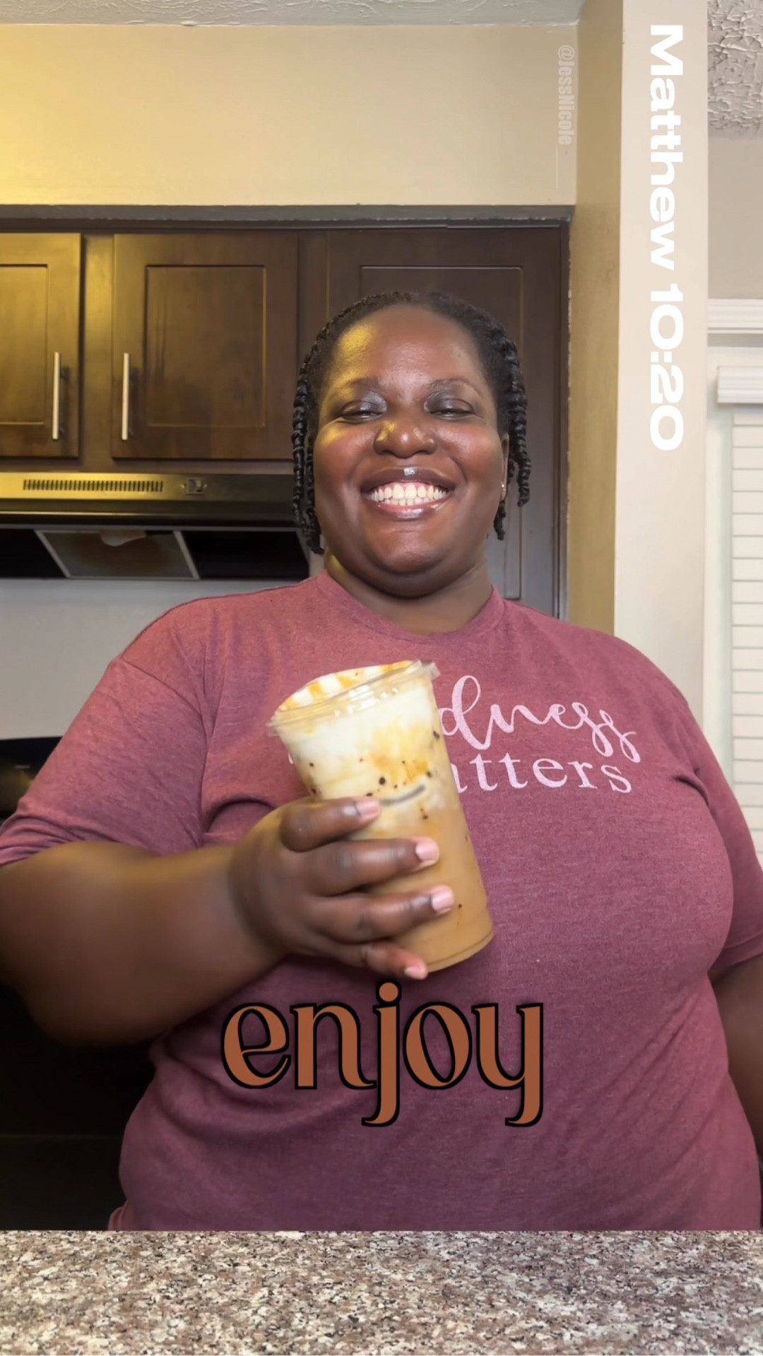 Caramel Apple Crisp Iced Latte 🍎🤎✨ incoming… and this one is crazy good.
If you’re into cozy fall flavors with a caramel drizzle and a smooth oat-milk finish, you’re gonna want to save this.

Here’s the recipe:
Café Bustelo Instant Espresso – 1 tbsp
Monin Caramel Apple Butter Syrup – 2 tbsp
Oat Milk
Torani Caramel Sauce – line the cup
Ice

Brown Sugar Cold Foam 🤎✨
HWC – 3 tbsp
2% – 2 tbsp
Light Brown Sugar – 1 tbsp

#jessnicole #jessnicole____ #dontbestingy
👉 Follow for more mocktails, foodie finds, and lifestyle vibes:
@JessNicole____ on IG, TikTok, and YouTube

#FallCoffee #AutumnVibes #HolidayCoffee #CozySeason #FallAesthetics #Coffeetime #Espresso

#LTKHoliday #LTKCyberWeek #LTKfoodie