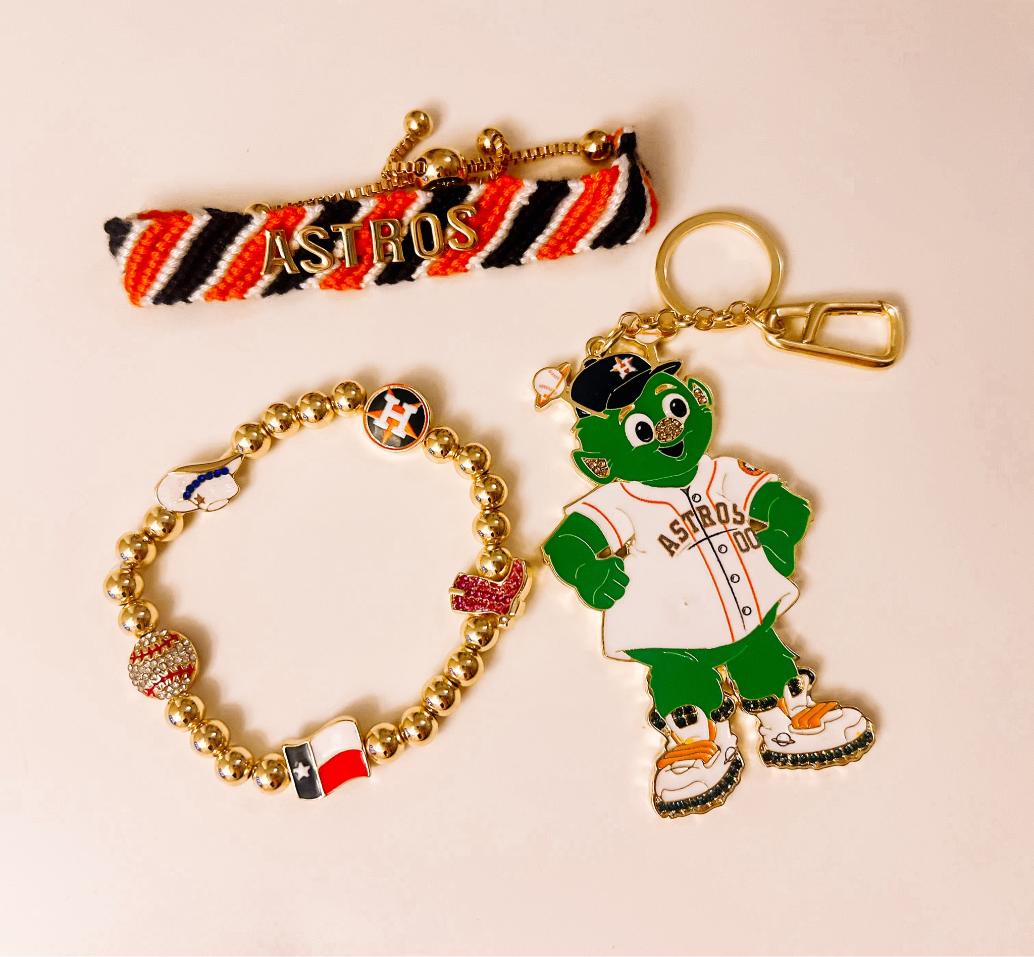 BaubleBar with new MLB pieces in each team collection. #houstonastros #astros #houston #mlb #gameday 
