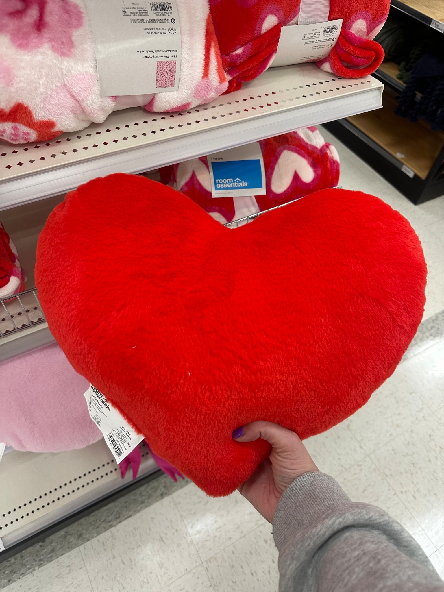 Love this fuzzy red heart pillow! So cute for in the living room or in your bedroom! So adorable & soft! Perfect for Valentine’s Day! Only $10

#LTKValentine #LTKHome