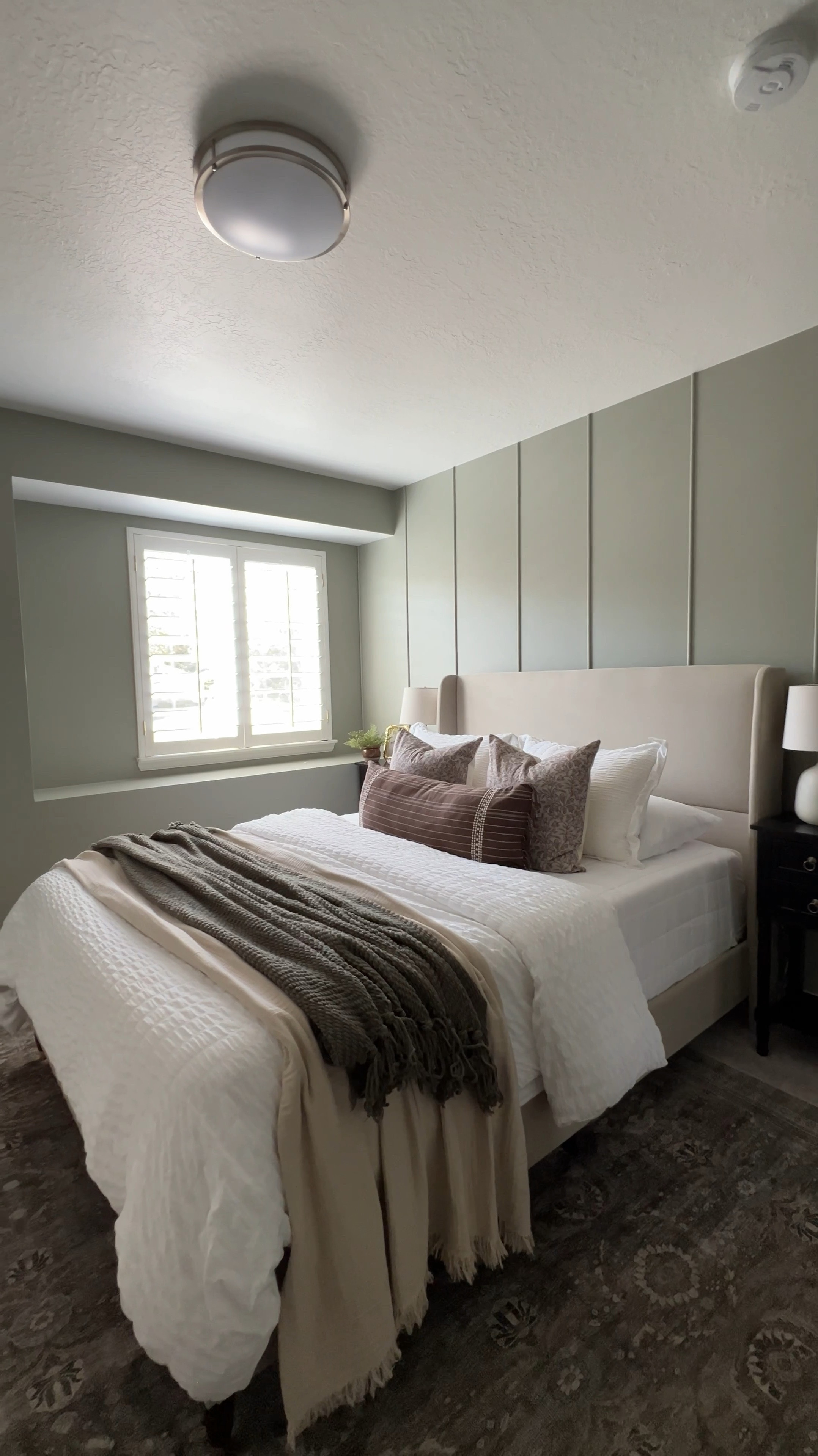 Bedroom makeover before & after #bedroommakeover #neutralhomedecor #roominspo #cozybedroom #guestbedroom #homeoffice

#LTKSeasonal #LTKHome #LTKHoliday