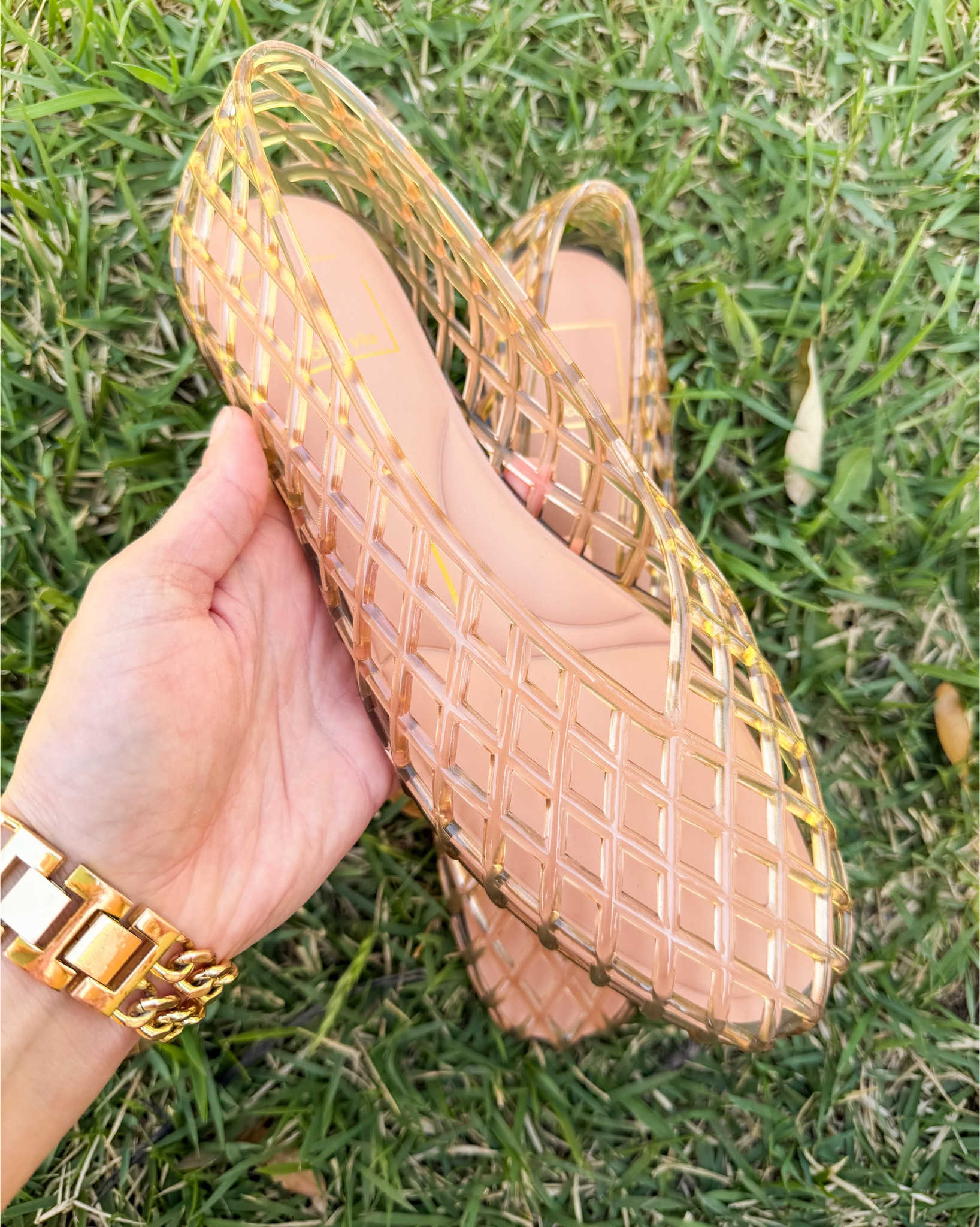 obsessing over my new dolce vita jellies 🫶🏼

#LTKSpringSale #LTKSeasonal #LTKootd