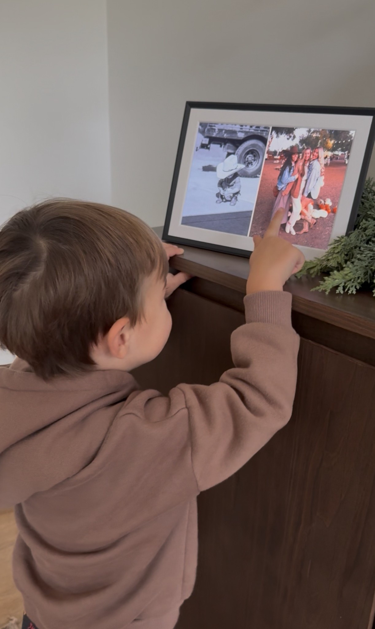 My absolute favorite gift idea that’s perfect  for anyone in your life - Aura frames and they’re on sale!! #ad #aurapartner

#LTKCyberWeek #LTKGiftGuide #LTKSaleAlert