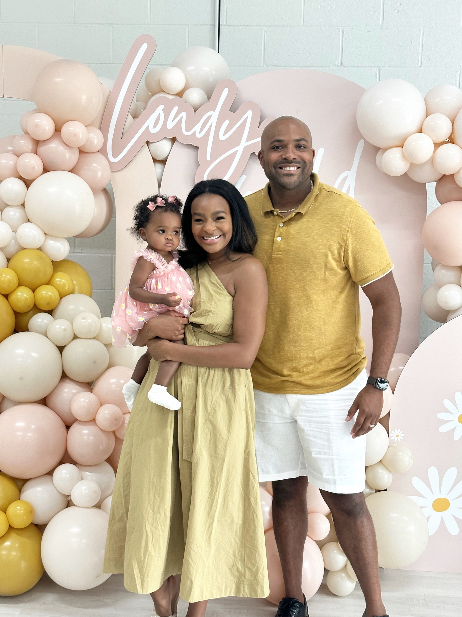 Londyns first birthday! Linked all three of our outfits & some of her party decor. 🌻

Baby’s first birthday, baby girl first birthday, Etsy party decor, amazon party decor, target party decor 

#LTKparties #LTKkids