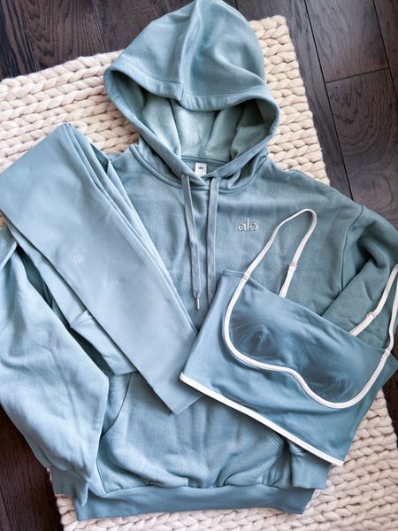 New color release from alo - Botanical Green  

#alo
#activewear
#leggings 
#sportsbra 
#hoodie

alo hoodie 

#LTKActive #LTKFitness