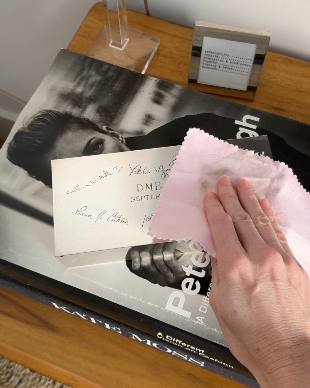 The best trick for keeping silver clean — use a rouge cloth to clean lightly tarnished silver. Also great for silver that can't be rinsed such as picture frames and candle stick holders.



Home decor, home tip, cleaning hack, silverwaree

#LTKHome