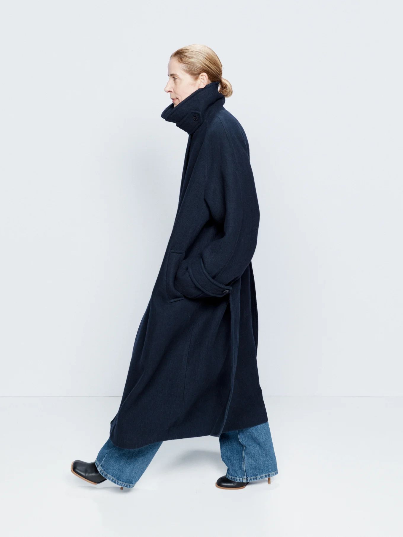 Oversized belted raglan-sleeve linen-blend coat | Matches (UK)