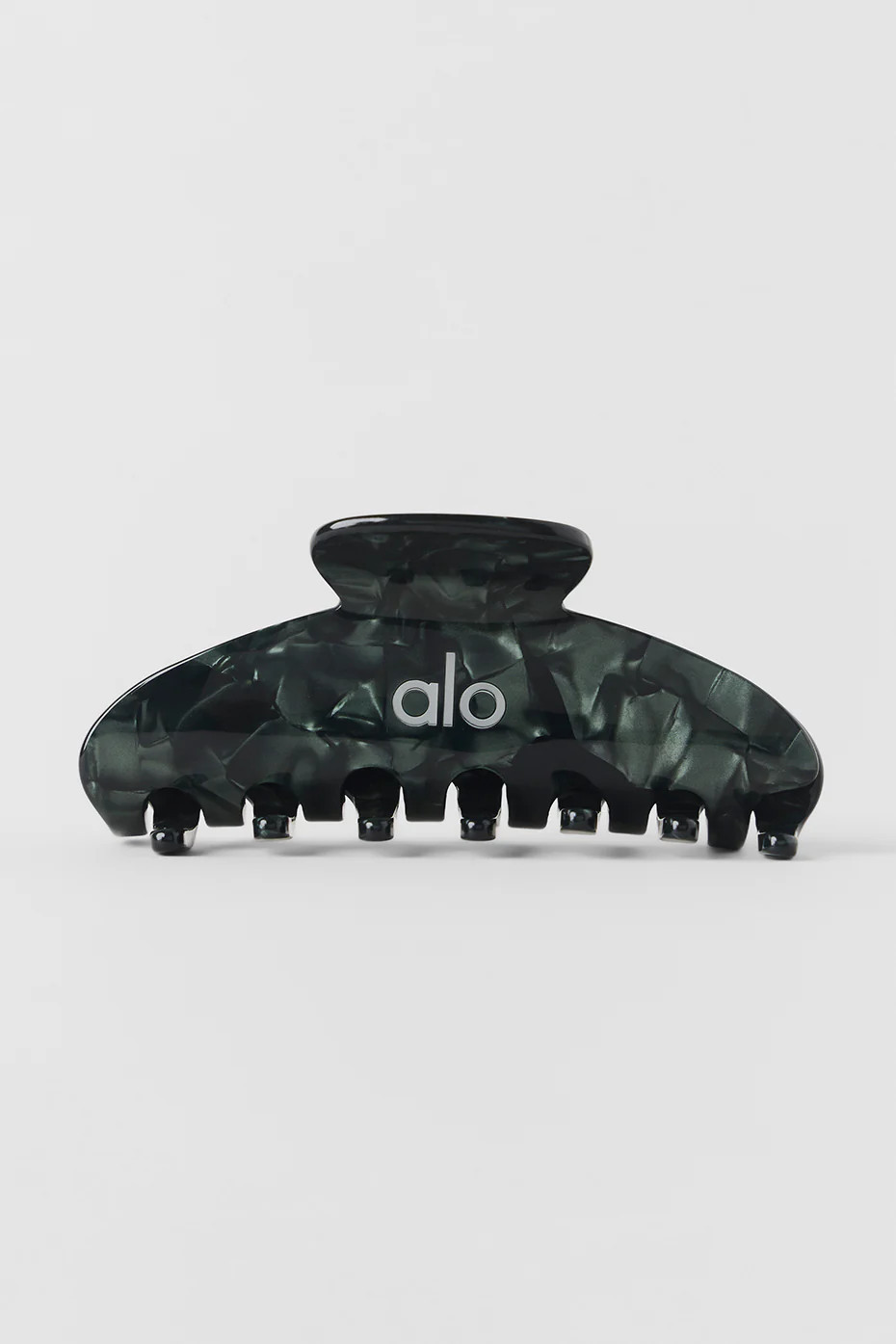 ALO | 90's Claw Clip in Clover Green Agate | Alo Yoga (US)