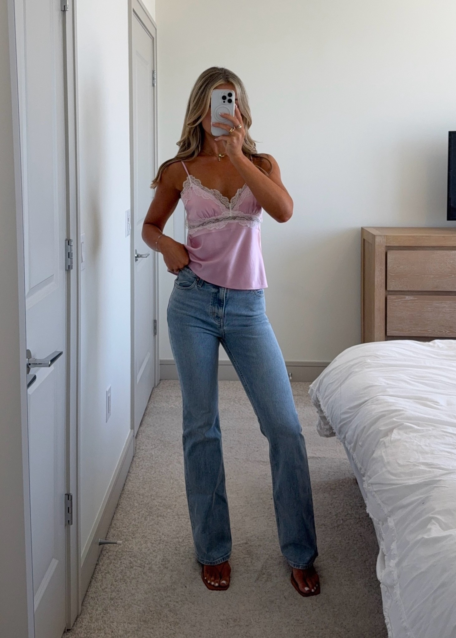 the perfect slim fit bootcut jean 🤌🏼 I’m 5’7 and wearing a size 26! @Aritzia 🌸 #aritziapartner
