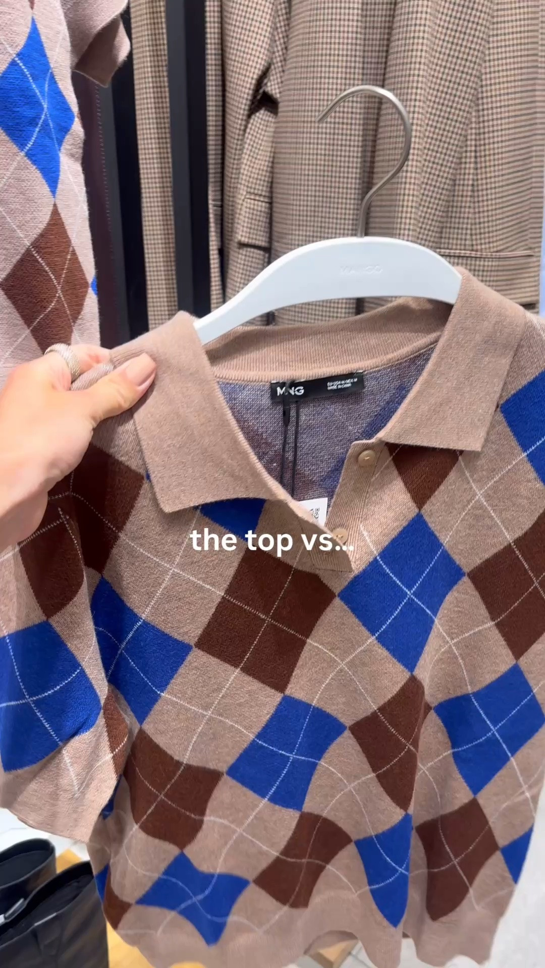 Preppy Meets City Chic: The Argyle Knit 💙🍂

Found this gorgeous argyle knit at Mango and immediately had to style it🤩 I paired it with a full-length trench coat, brown faux-leather skorts, and rich brown suede pumps for a sophisticated street-style vibe with a touch of preppy✨

SIZING & FIT DETAILS:
• Argyle Sweater: Wearing size XS (fits true to size)
• Leather Skorts: Wearing size XS (fits true to size)
• Full-Length Trench: Wearing size S for a more relaxed, oversized fit (fits true to size, so stick to XS for a tailored look)