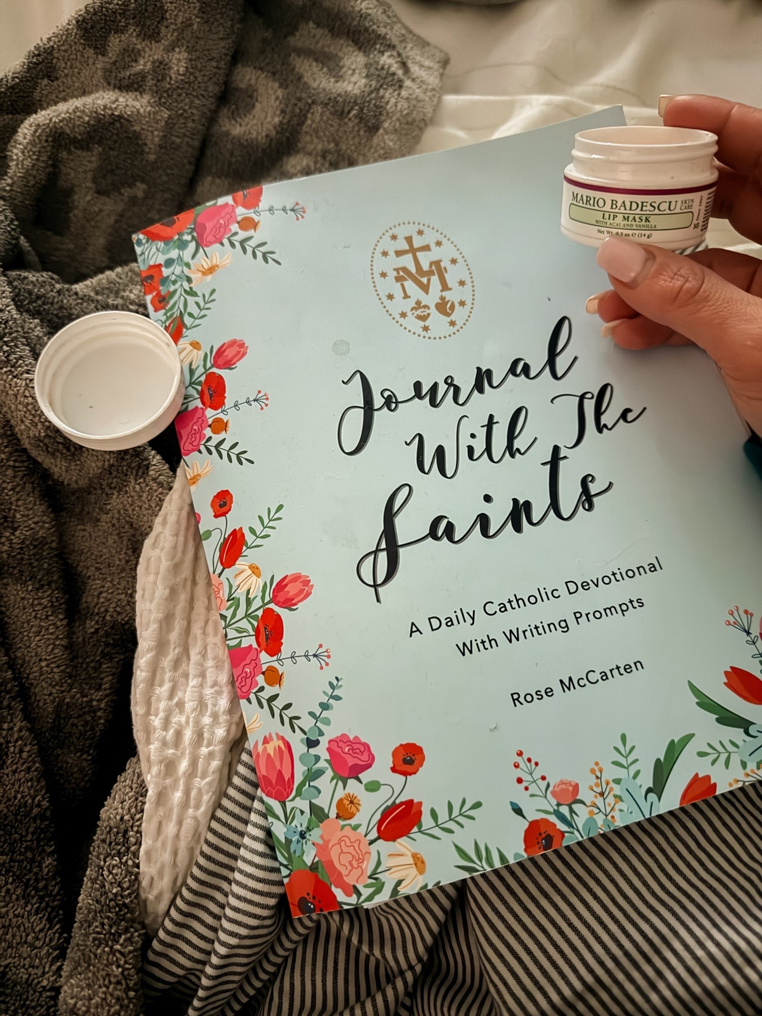 Night time ritual 🤍 

Some days need to end with self care and reflection 

#mindcleanse
#liphydration 
#lipmask


#LTKstorytime #LTKselfcare #LTKootd