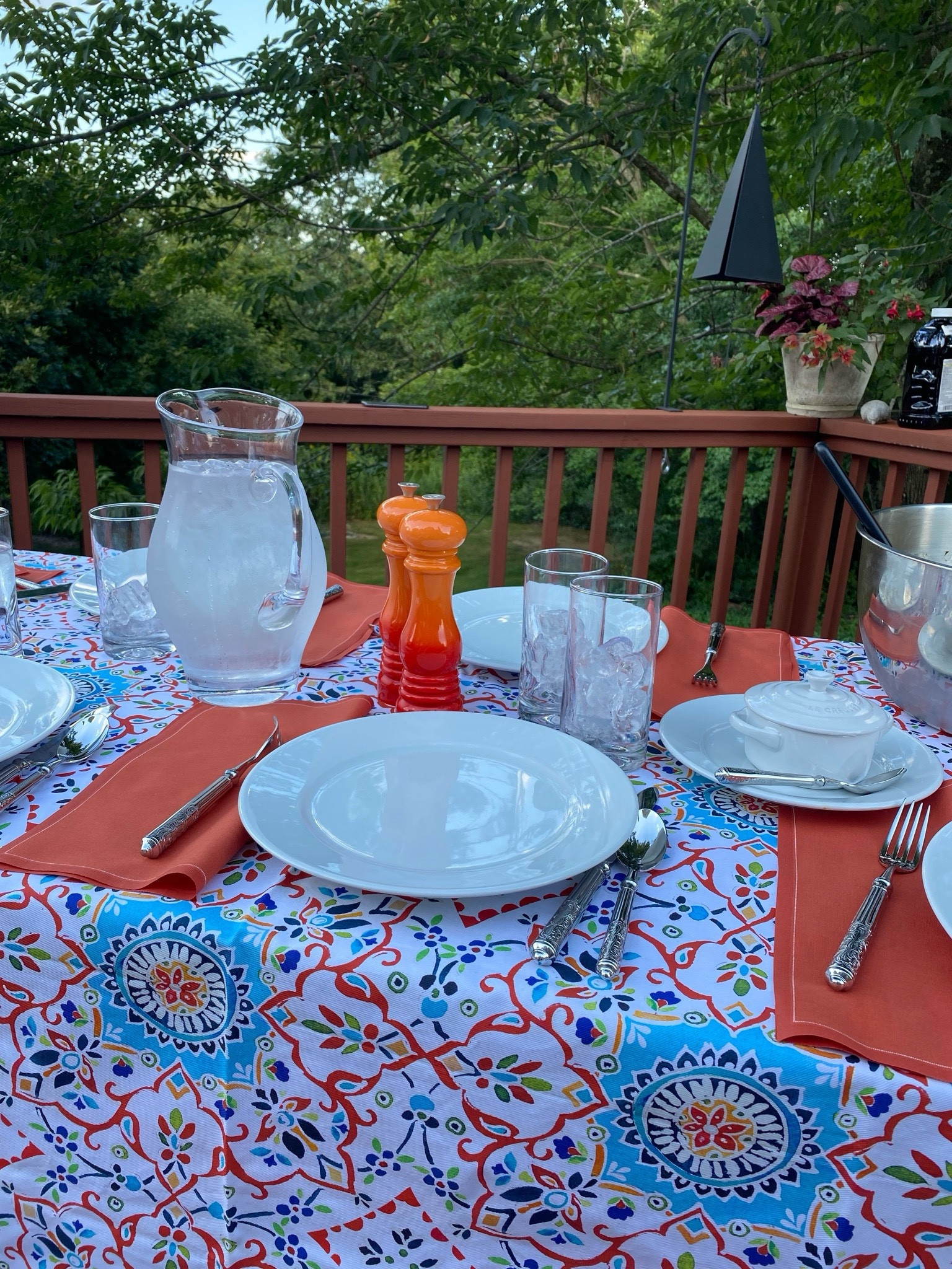 Looking for the perfect table-scape for an outdoor space? Look no further! Love these oilskin clothes that make clean-up a breeze! 

#LTKhome #LTKfamily #LTKSeasonal