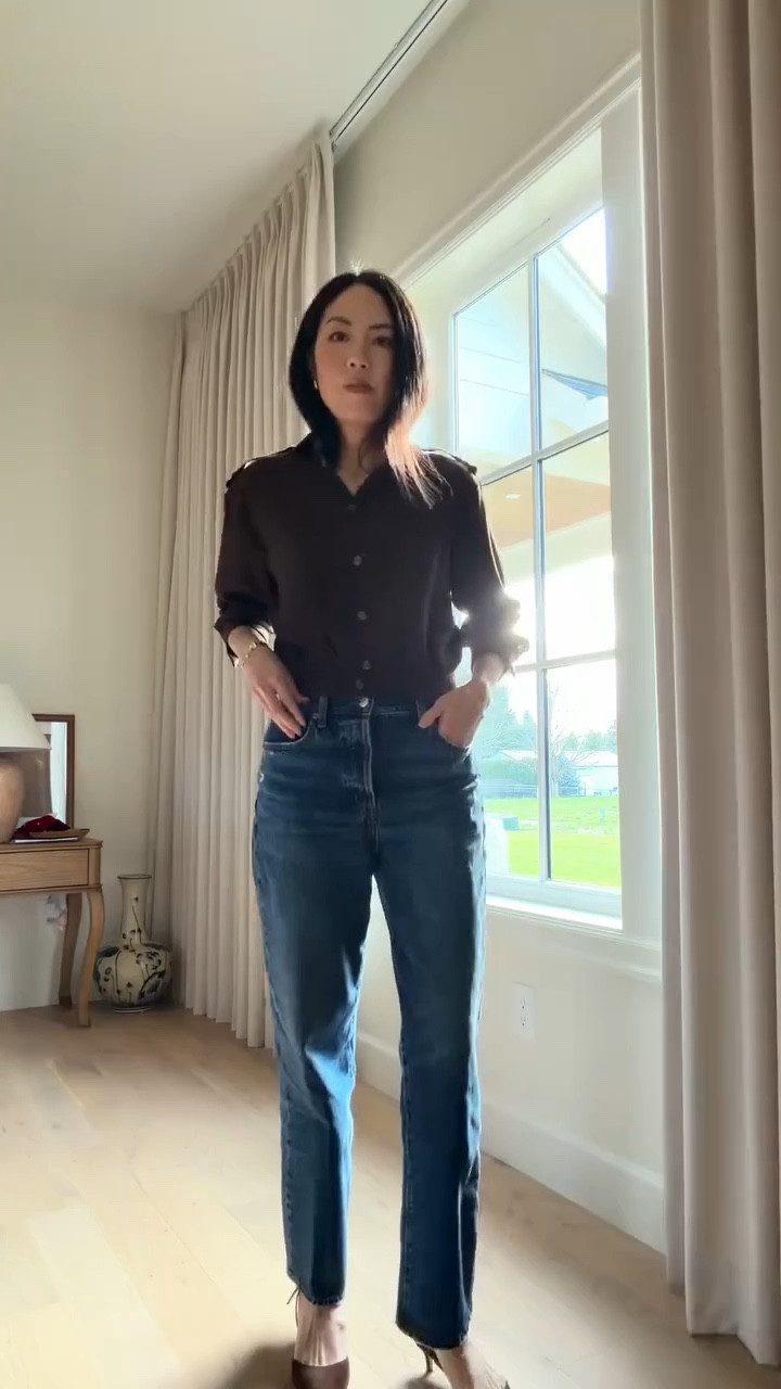 Top is only $49 at Zara! Shop now!

#classicstyle
#winteroutfit
#croppedshirt
#ootd
#straightlegjeans

#LTKmorningroutine #LTKootd #LTKSeasonal