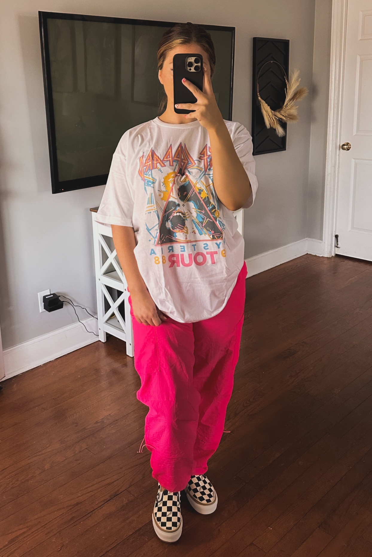 I'm in a small in the joggers and a XL in the tshirt 🖤

#LTKmidsize #LTKfindsunder50