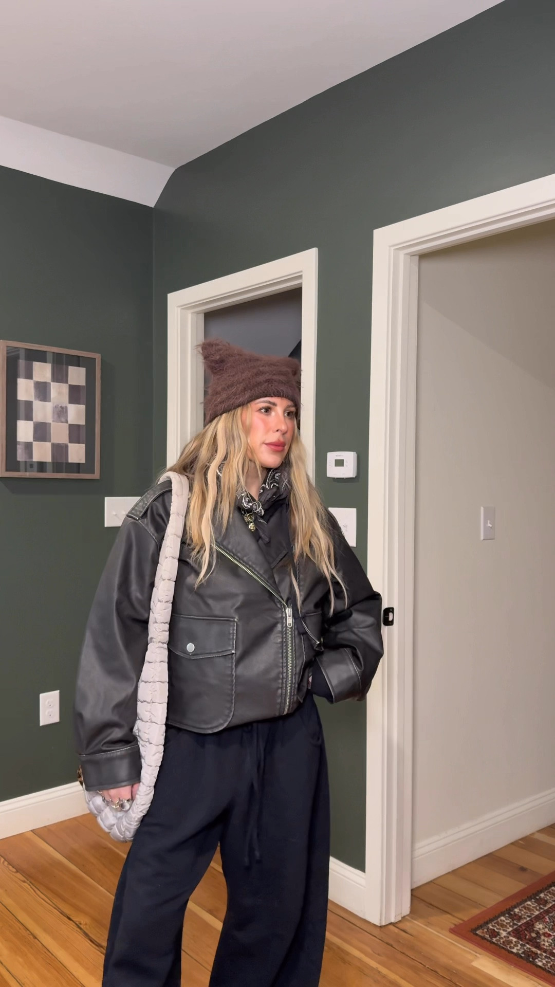 This sweatsuit is 100/10! It’s my 5th pair of these paints and 2nd sweatshirt, they don’t dissapoint (I wear them daily😂) run don’t walk because they sell out! 

#LTKgrwm