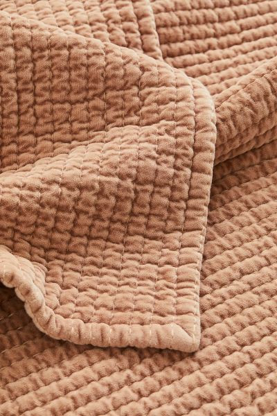 Quilted Velvet Bedspread | H&M (US + CA)