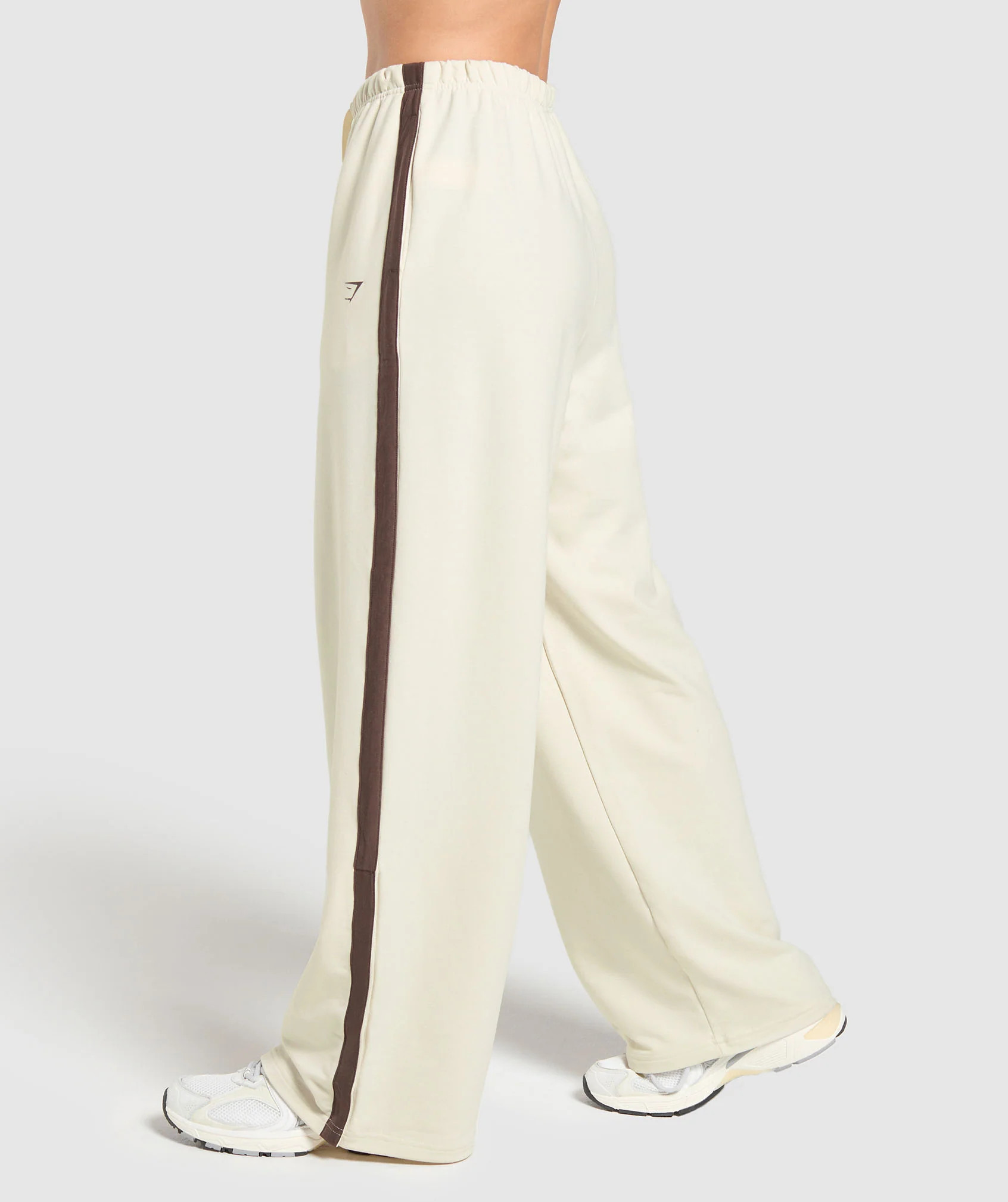 Gymshark Retro Stripe Snap Pant - Oat White/Archive Brown | Gymshark US