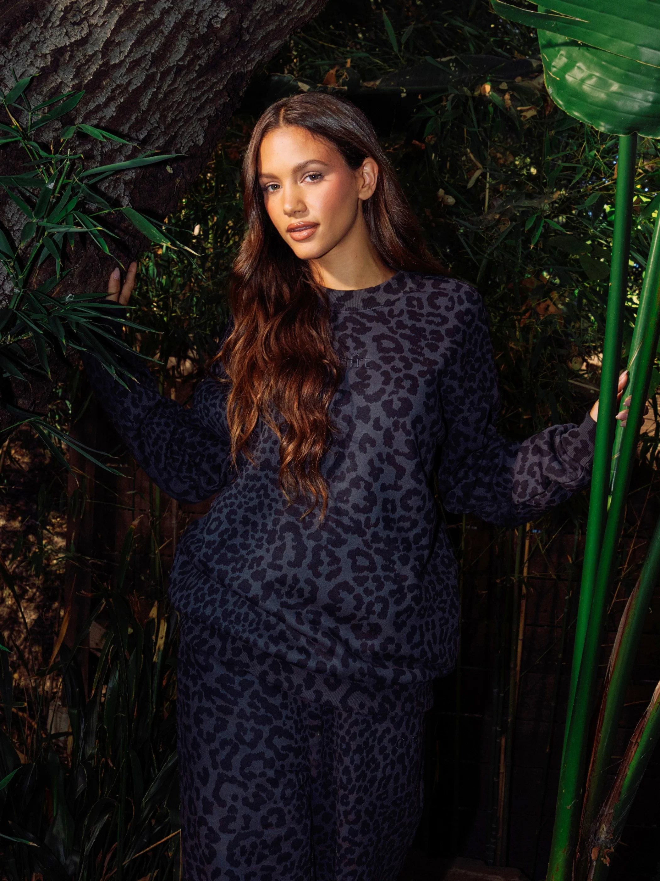 Comfrt Signature Crew Sweatshirt | Midnight Leopard | L | Large | Comfrt