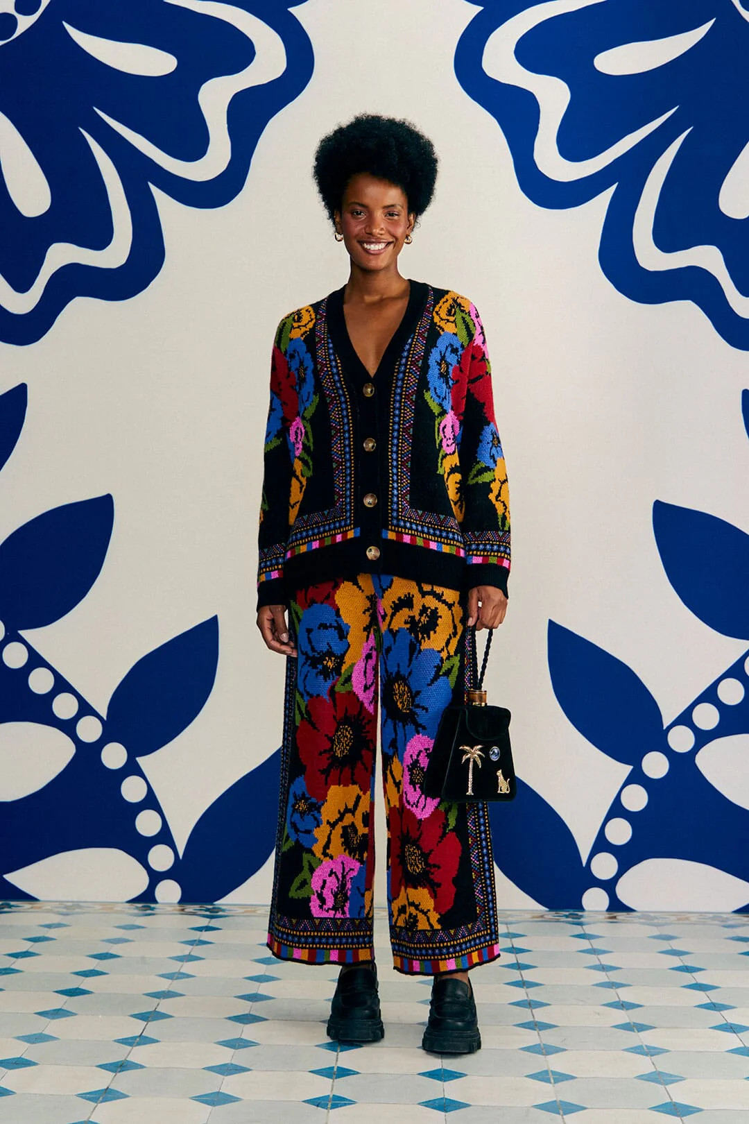 Black Flowers Tapestry Sweater Pants | FarmRio (US)