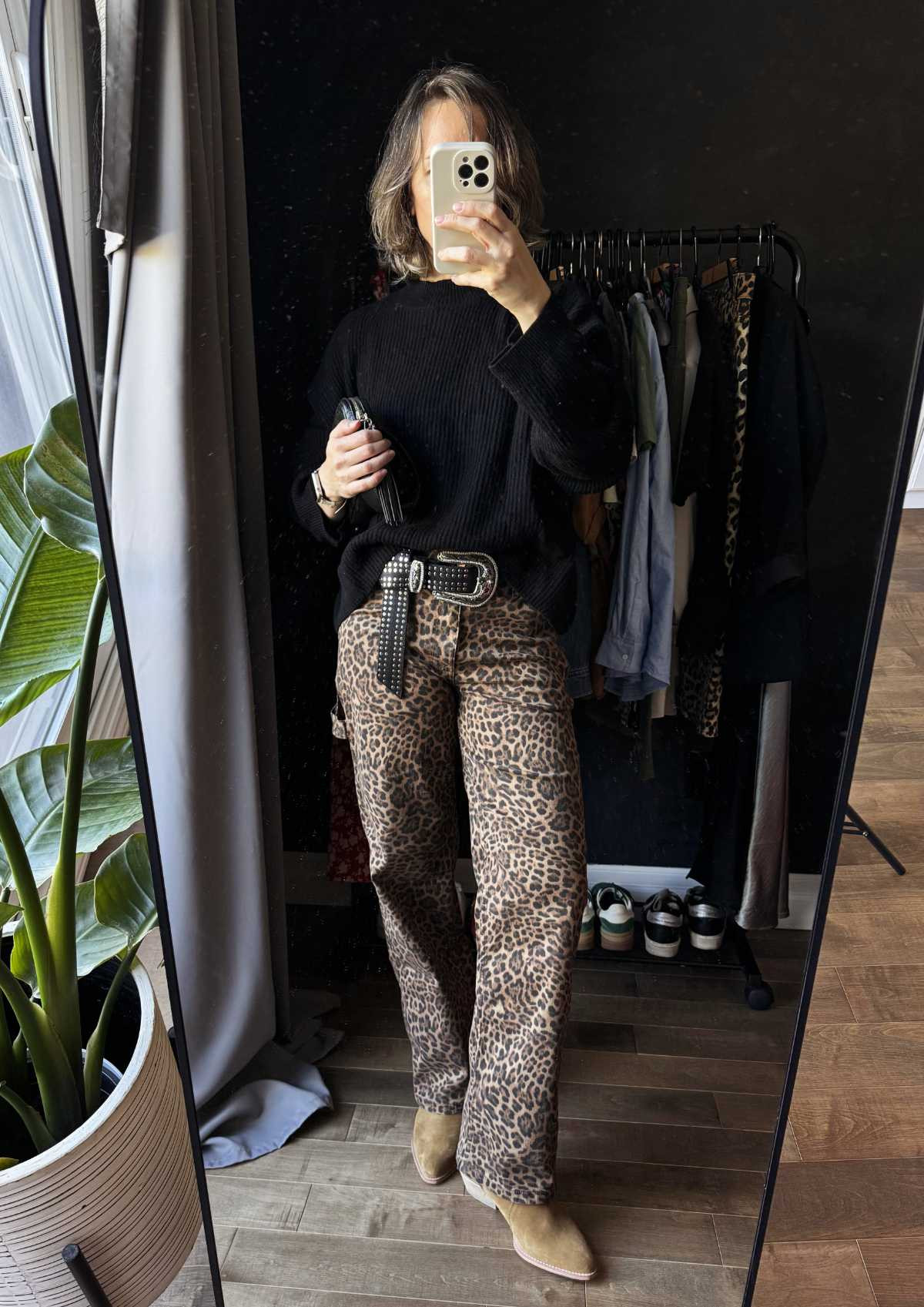 Leopard print pants outfit with black sweater for fall

#LTKSeasonal #LTKOver40