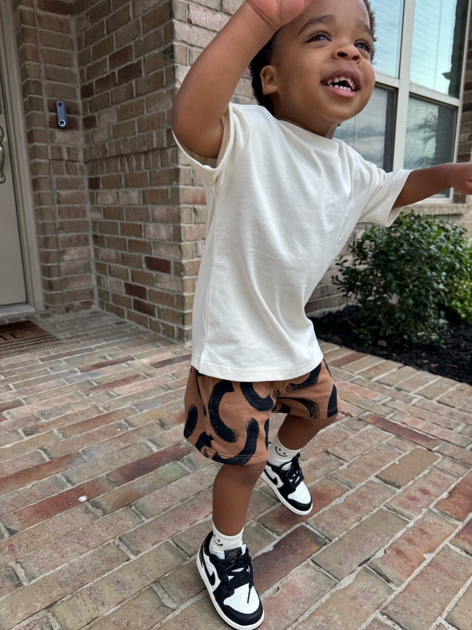Otter Ave ootd 
Shirt 3T
Shorts 2T

#LTKKids
