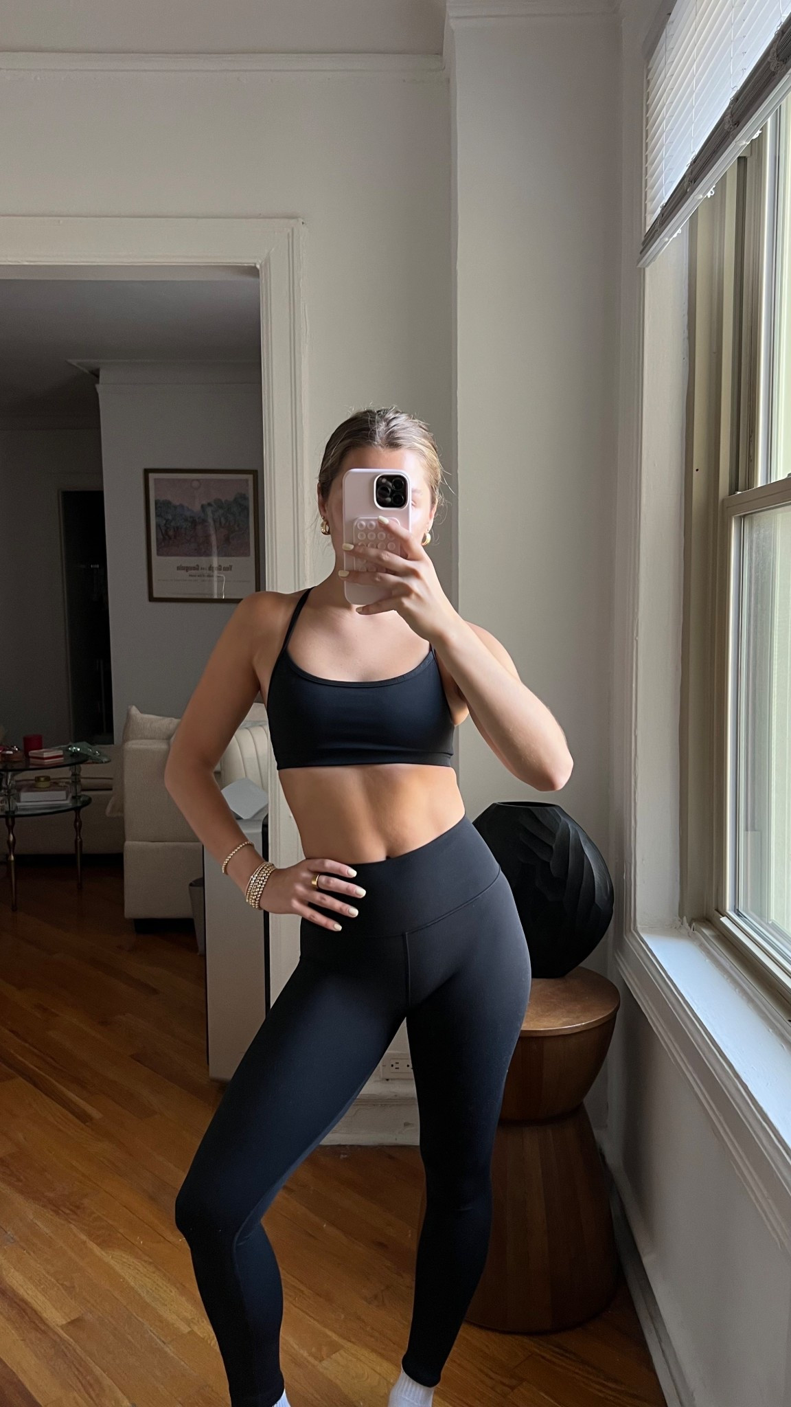 Wearing this on repeat! Set in the BlissBlend™ fabric. @vuoriclothing #vuoripartner