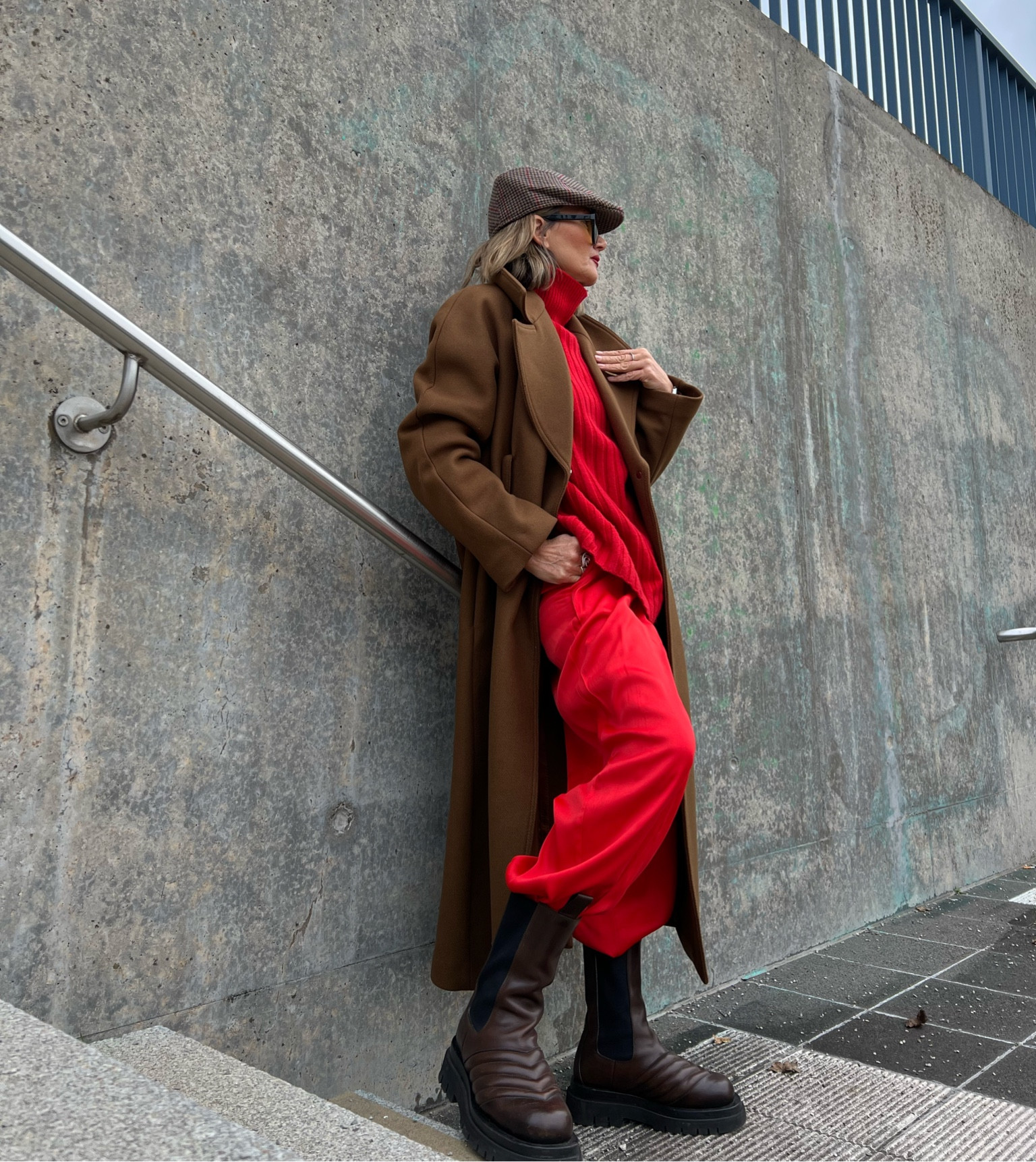 Monochrome in RED ❤️ mit derben Boots und oversize Mantel 

#hmootd #hmstyle #stilblockstyle

#LTKeurope #LTKstyletip #LTKunder50