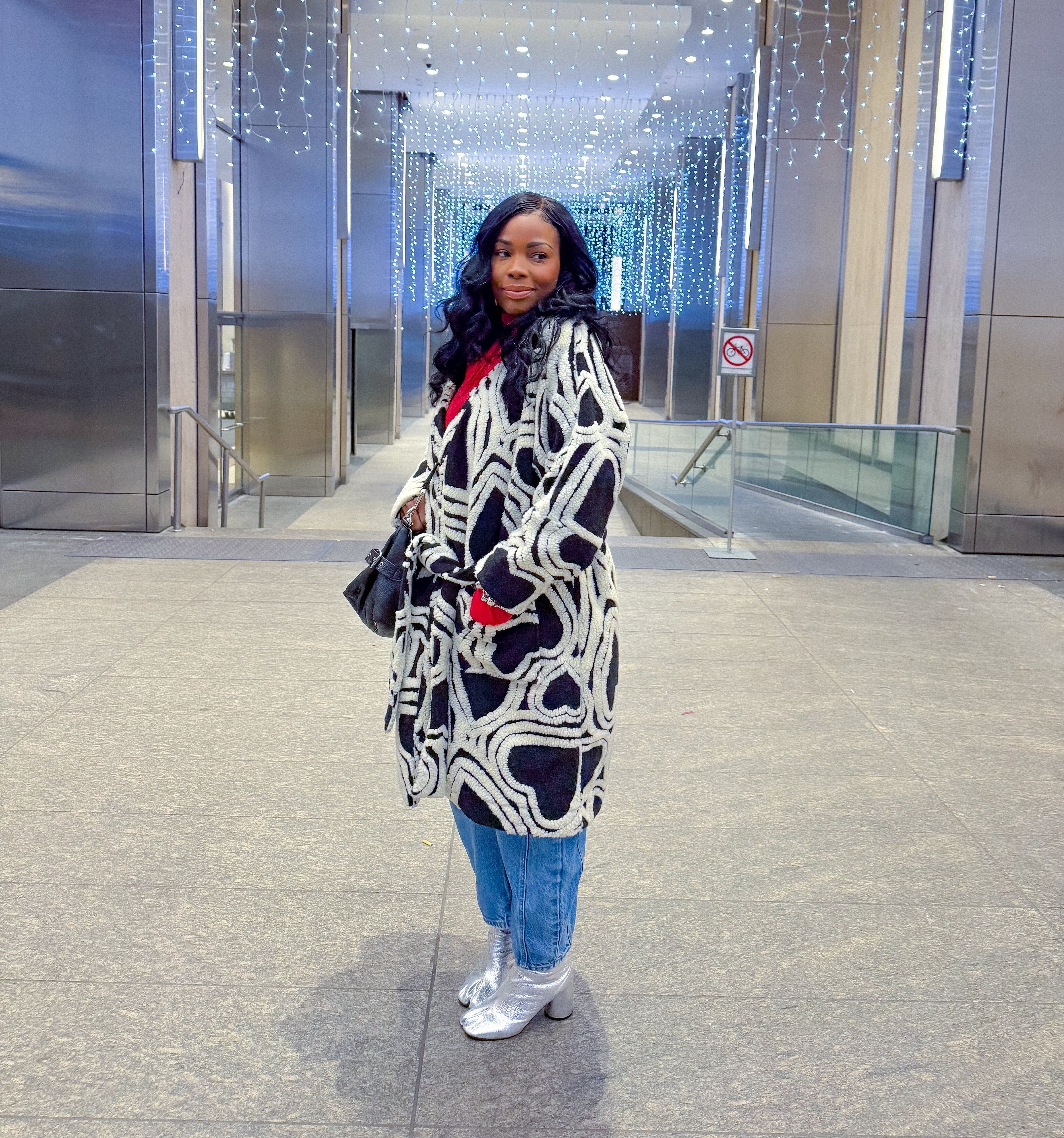 Black and White Statement Coat Edit 

 #LTKootd #LTKSeasonal #LTKFindsUnder100