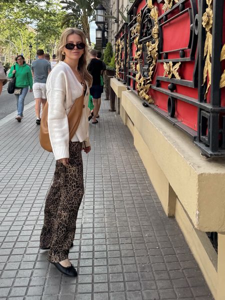Barcelona day 2 outfit! Love this Amazon sweater. Went up to a size large

#LTKtravel #LTKstyletip #LTKsalealert